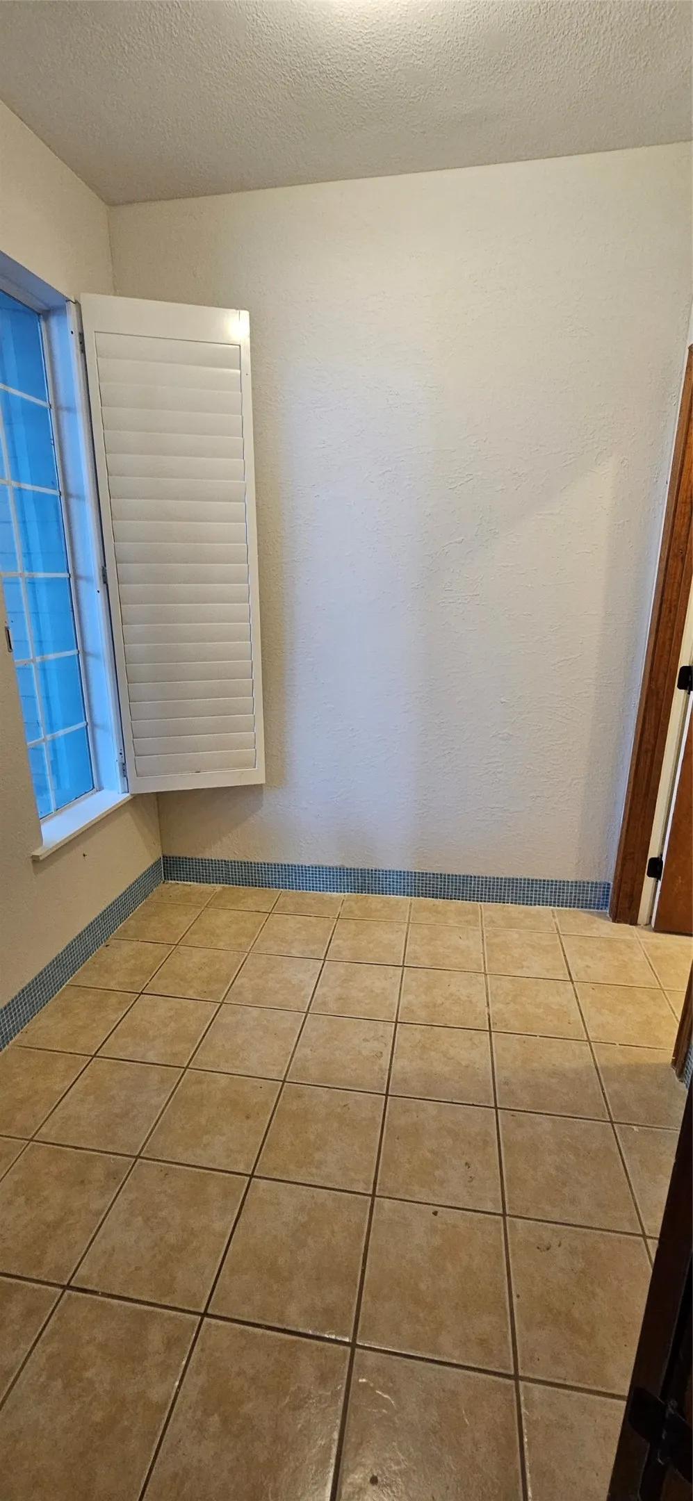Single Family Residence For Rent in Cooke County , 137 Oakview Road, Gainesville, Texas 76240, 4 Bedroom, 4 Bathroom, 3 Garage spaces, 4,152 Sqft, built in 2001, mls#21325912, Real Estate Agent in Gainesville, Homes For Rent in Cooke county, Homes For Rent in Gainesville, Realtor in Gainesville Texas, Real Estate Brokerage Independent Realty Texas, Luminita Cordes Realtor