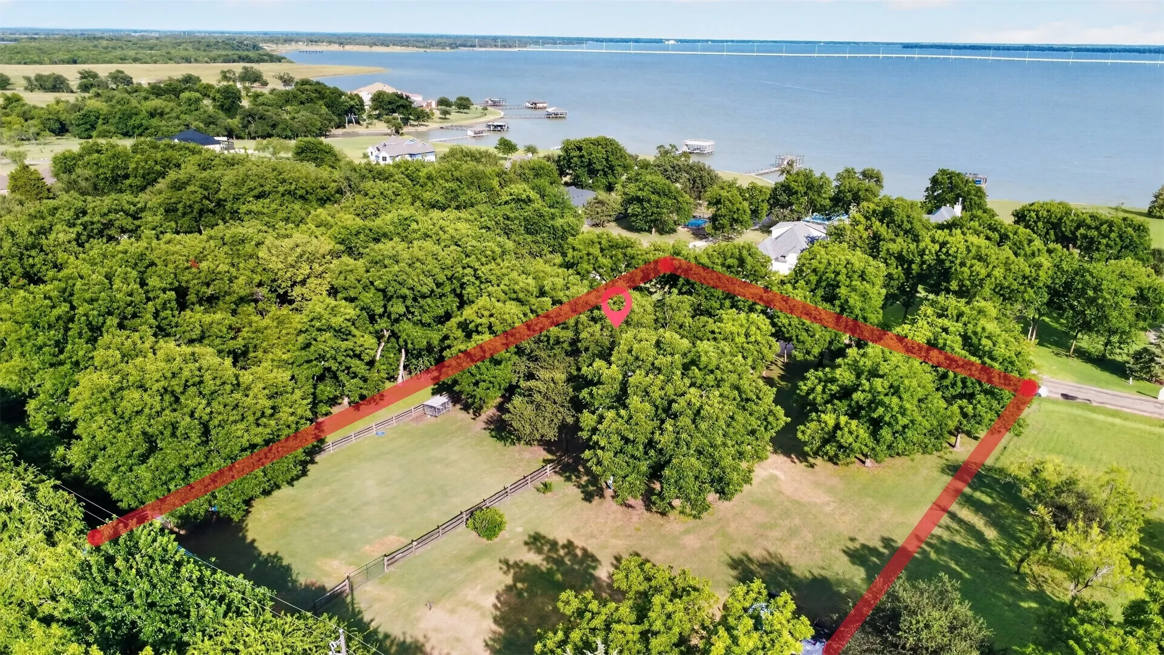 Single Family Residence For Sale in Navarro County , 3229 Francisco Bay Drive, Kerens, Texas 75144, 3 Bedroom, 3 Bathroom, 2 Garage spaces, 2,404 Sqft, built in 2007, Price $530,000, mls#21322961, Real Estate Agent in Kerens, Homes For Sale in Navarro county, Homes For Sale in Kerens, Realtor in Kerens Texas, Real Estate Brokerage Independent Realty Texas, Luminita Cordes Realtor