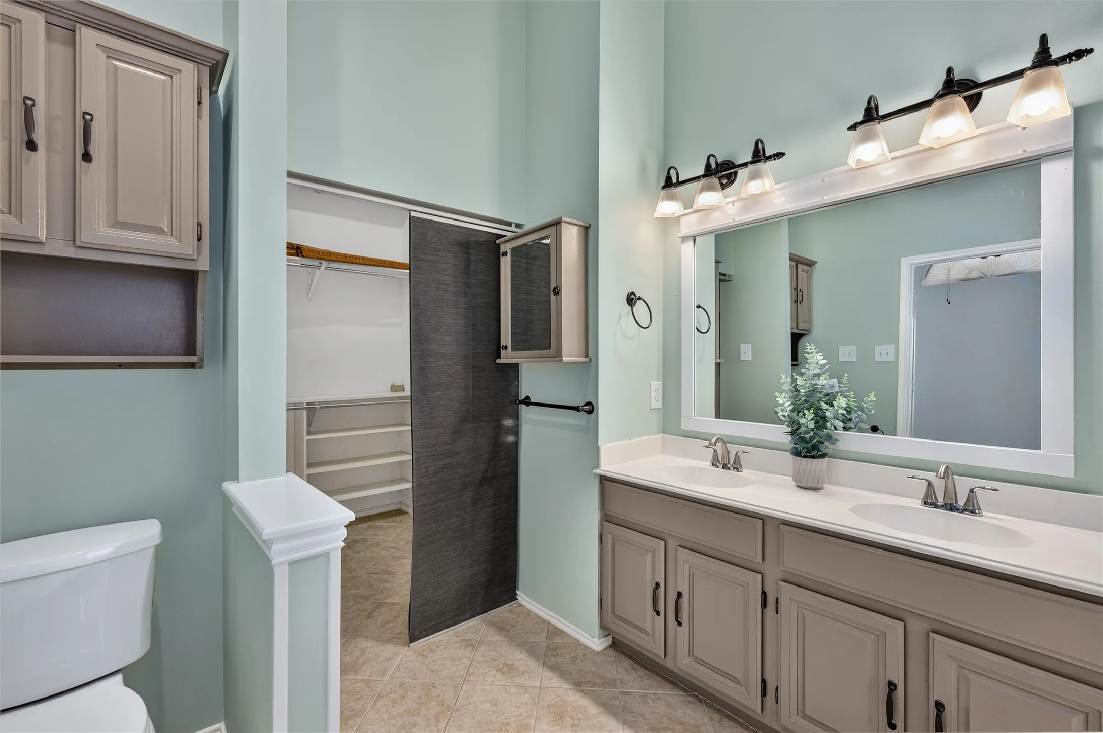 Single Family Residence For Sale in Collin County , 2608 Rochelle Drive, Mc Kinney, Texas 75070, 3 Bedroom, 2 Bathroom, 2 Garage spaces, 1,775 Sqft, built in 1992, mls#21316458, Real Estate Agent in Mc Kinney, Homes For Sale in Collin county, Homes For Sale in Mc Kinney, Realtor in Mc Kinney Texas, Real Estate Brokerage Independent Realty Texas, Luminita Cordes Realtor
