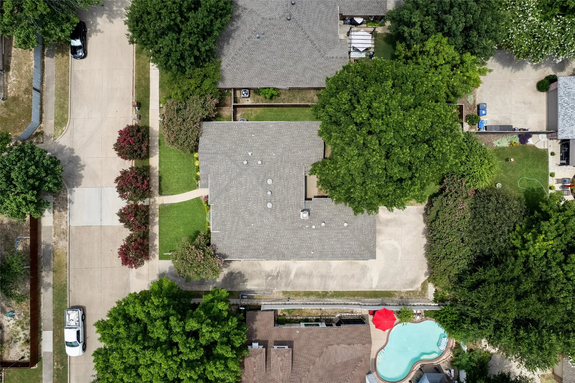 Single Family Residence For Sale in Collin County , 2608 Rochelle Drive, Mc Kinney, Texas 75070, 3 Bedroom, 2 Bathroom, 2 Garage spaces, 1,775 Sqft, built in 1992, mls#21316458, Real Estate Agent in Mc Kinney, Homes For Sale in Collin county, Homes For Sale in Mc Kinney, Realtor in Mc Kinney Texas, Real Estate Brokerage Independent Realty Texas, Luminita Cordes Realtor