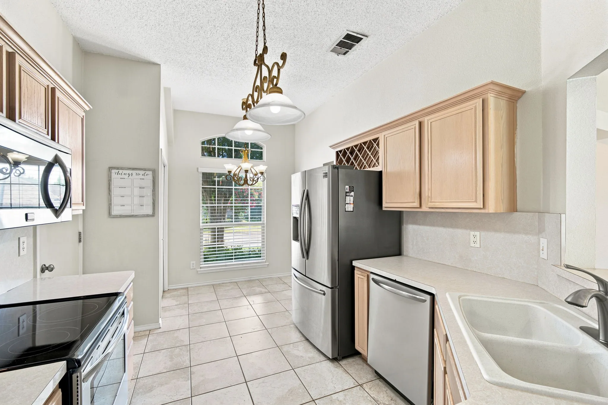 Single Family Residence For Sale in Ellis County , 316 Willow Creek Lane, Glenn Heights, Texas 75154, 3 Bedroom, 2 Bathroom, 2 Garage spaces, 1,597 Sqft, built in 1999, mls#21316975, Real Estate Agent in Glenn Heights, Homes For Sale in Ellis county, Homes For Sale in Glenn Heights, Realtor in Glenn Heights Texas, Real Estate Brokerage Independent Realty Texas, Luminita Cordes Realtor