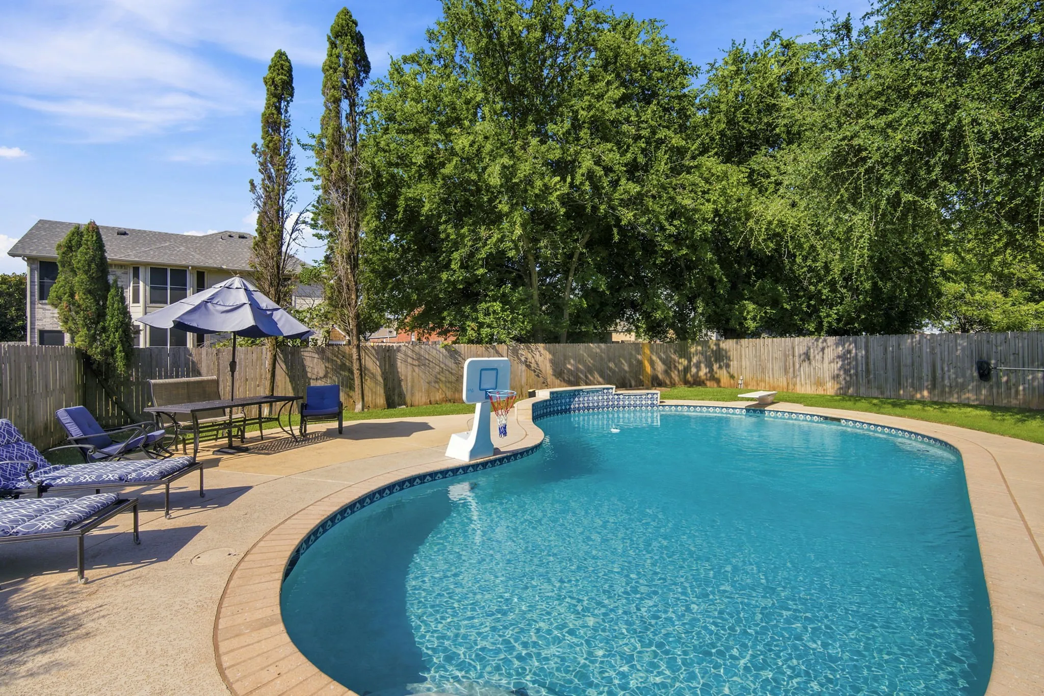 Single Family Residence For Sale in Ellis County , 316 Willow Creek Lane, Glenn Heights, Texas 75154, 3 Bedroom, 2 Bathroom, 2 Garage spaces, 1,597 Sqft, built in 1999, mls#21316975, Real Estate Agent in Glenn Heights, Homes For Sale in Ellis county, Homes For Sale in Glenn Heights, Realtor in Glenn Heights Texas, Real Estate Brokerage Independent Realty Texas, Luminita Cordes Realtor