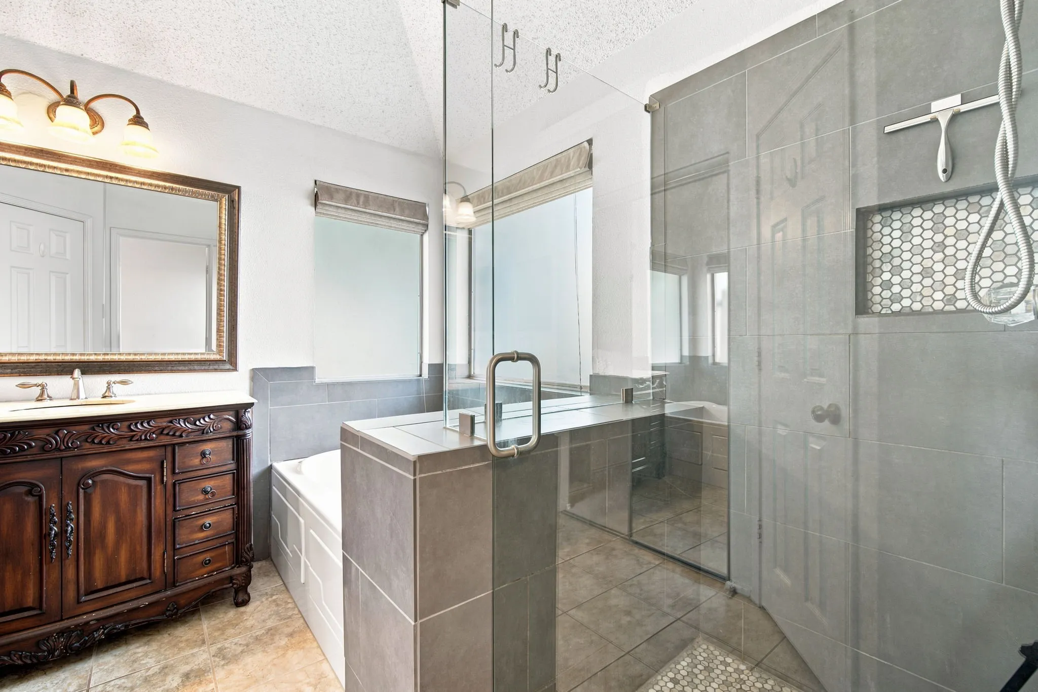 Single Family Residence For Sale in Ellis County , 316 Willow Creek Lane, Glenn Heights, Texas 75154, 3 Bedroom, 2 Bathroom, 2 Garage spaces, 1,597 Sqft, built in 1999, mls#21316975, Real Estate Agent in Glenn Heights, Homes For Sale in Ellis county, Homes For Sale in Glenn Heights, Realtor in Glenn Heights Texas, Real Estate Brokerage Independent Realty Texas, Luminita Cordes Realtor