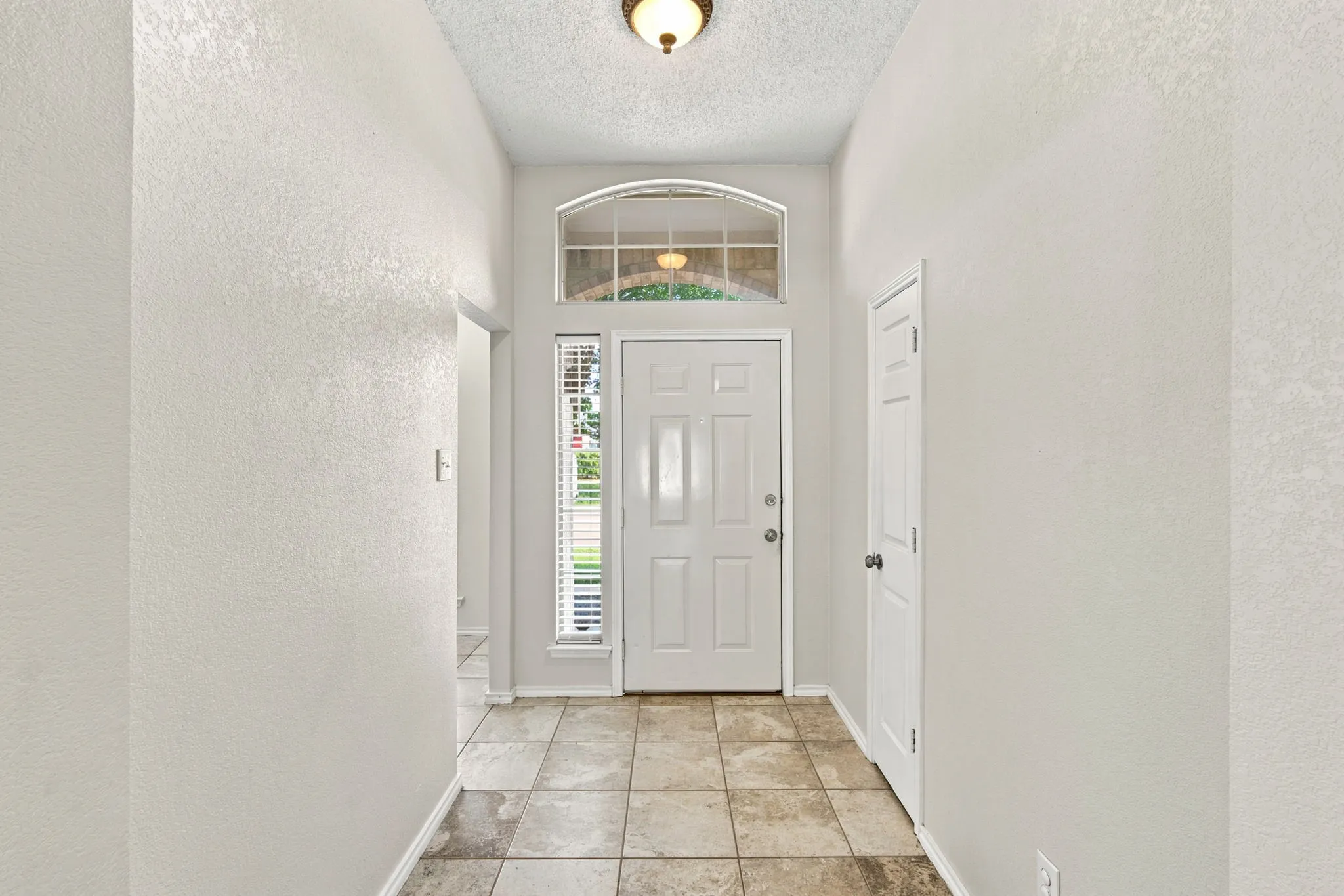 Single Family Residence For Sale in Ellis County , 316 Willow Creek Lane, Glenn Heights, Texas 75154, 3 Bedroom, 2 Bathroom, 2 Garage spaces, 1,597 Sqft, built in 1999, mls#21316975, Real Estate Agent in Glenn Heights, Homes For Sale in Ellis county, Homes For Sale in Glenn Heights, Realtor in Glenn Heights Texas, Real Estate Brokerage Independent Realty Texas, Luminita Cordes Realtor