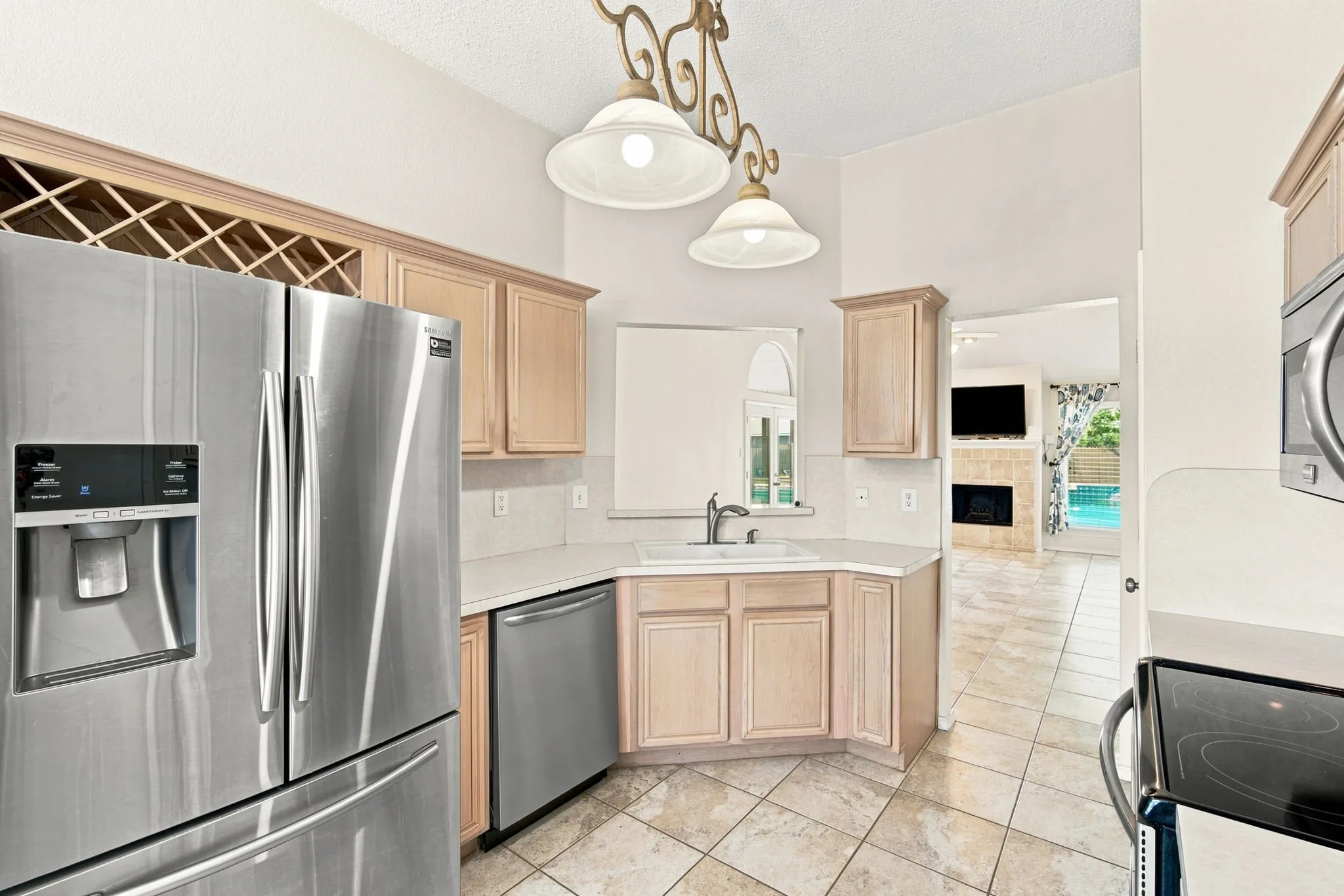 Single Family Residence For Sale in Ellis County , 316 Willow Creek Lane, Glenn Heights, Texas 75154, 3 Bedroom, 2 Bathroom, 2 Garage spaces, 1,597 Sqft, built in 1999, mls#21316975, Real Estate Agent in Glenn Heights, Homes For Sale in Ellis county, Homes For Sale in Glenn Heights, Realtor in Glenn Heights Texas, Real Estate Brokerage Independent Realty Texas, Luminita Cordes Realtor