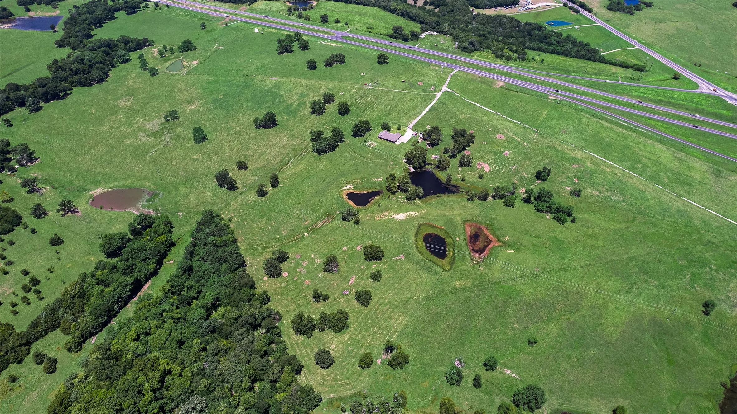 Farm For Sale in Grayson County , TBD1 US Hwy 82, Bells, Texas 75414, 3 Bedroom, 3 Bathroom, 2 Garage spaces, 2,804 Sqft, built in 2004, mls#21325934, Real Estate Agent in Bells, Homes For Sale in Grayson county, Homes For Sale in Bells, Realtor in Bells Texas, Real Estate Brokerage Independent Realty Texas, Luminita Cordes Realtor
