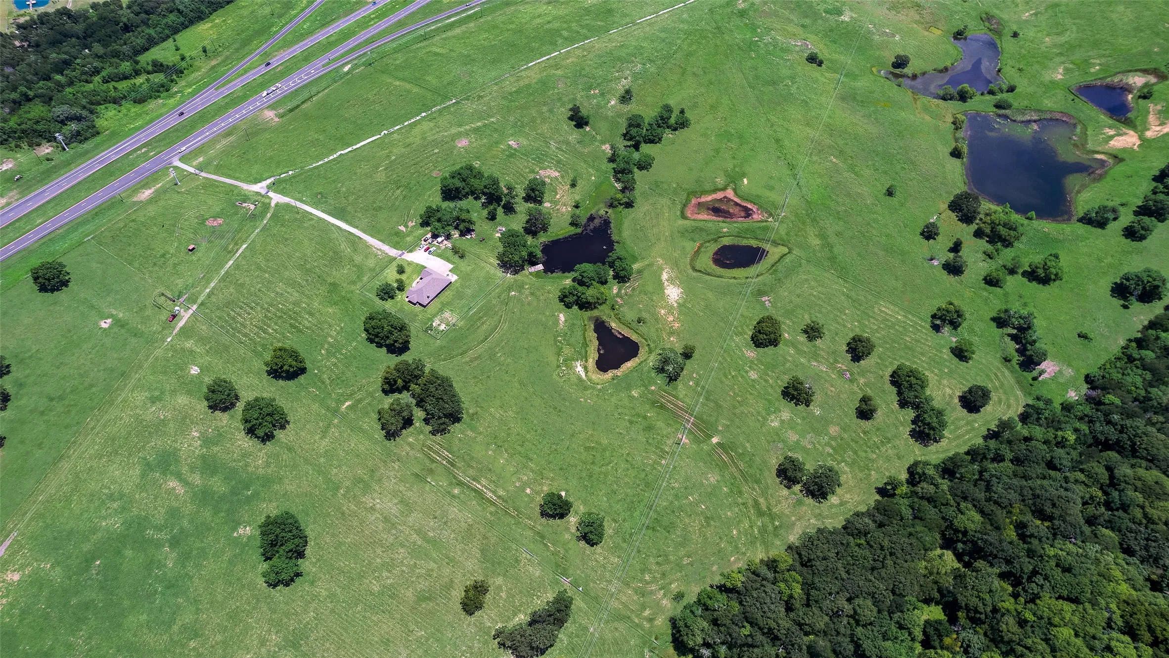 Farm For Sale in Grayson County , TBD1 US Hwy 82, Bells, Texas 75414, 3 Bedroom, 3 Bathroom, 2 Garage spaces, 2,804 Sqft, built in 2004, mls#21325934, Real Estate Agent in Bells, Homes For Sale in Grayson county, Homes For Sale in Bells, Realtor in Bells Texas, Real Estate Brokerage Independent Realty Texas, Luminita Cordes Realtor