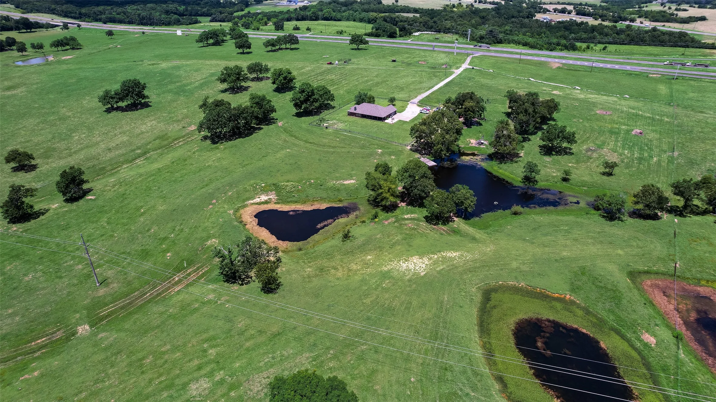 Farm For Sale in Grayson County , TBD1 US Hwy 82, Bells, Texas 75414, 3 Bedroom, 3 Bathroom, 2 Garage spaces, 2,804 Sqft, built in 2004, mls#21325934, Real Estate Agent in Bells, Homes For Sale in Grayson county, Homes For Sale in Bells, Realtor in Bells Texas, Real Estate Brokerage Independent Realty Texas, Luminita Cordes Realtor