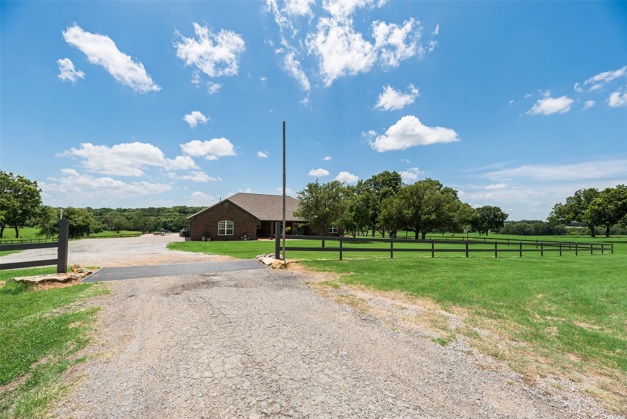 Farm For Sale in Grayson County , TBD1 US Hwy 82, Bells, Texas 75414, 3 Bedroom, 3 Bathroom, 2 Garage spaces, 2,804 Sqft, built in 2004, mls#21325934, Real Estate Agent in Bells, Homes For Sale in Grayson county, Homes For Sale in Bells, Realtor in Bells Texas, Real Estate Brokerage Independent Realty Texas, Luminita Cordes Realtor