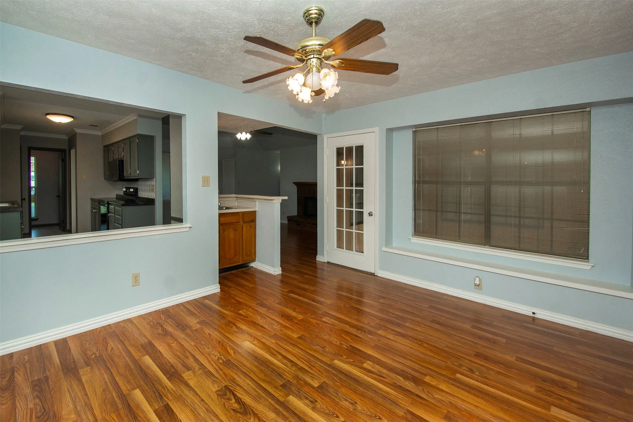 Single Family Residence For Sale in Dallas County , 5738 Diana Drive, Garland, Texas 75043, 3 Bedroom, 2 Bathroom, 2 Garage spaces, 1,831 Sqft, built in 1985, mls#21295786, Real Estate Agent in Garland, Homes For Sale in Dallas county, Homes For Sale in Garland, Realtor in Garland Texas, Real Estate Brokerage Independent Realty Texas, Luminita Cordes Realtor