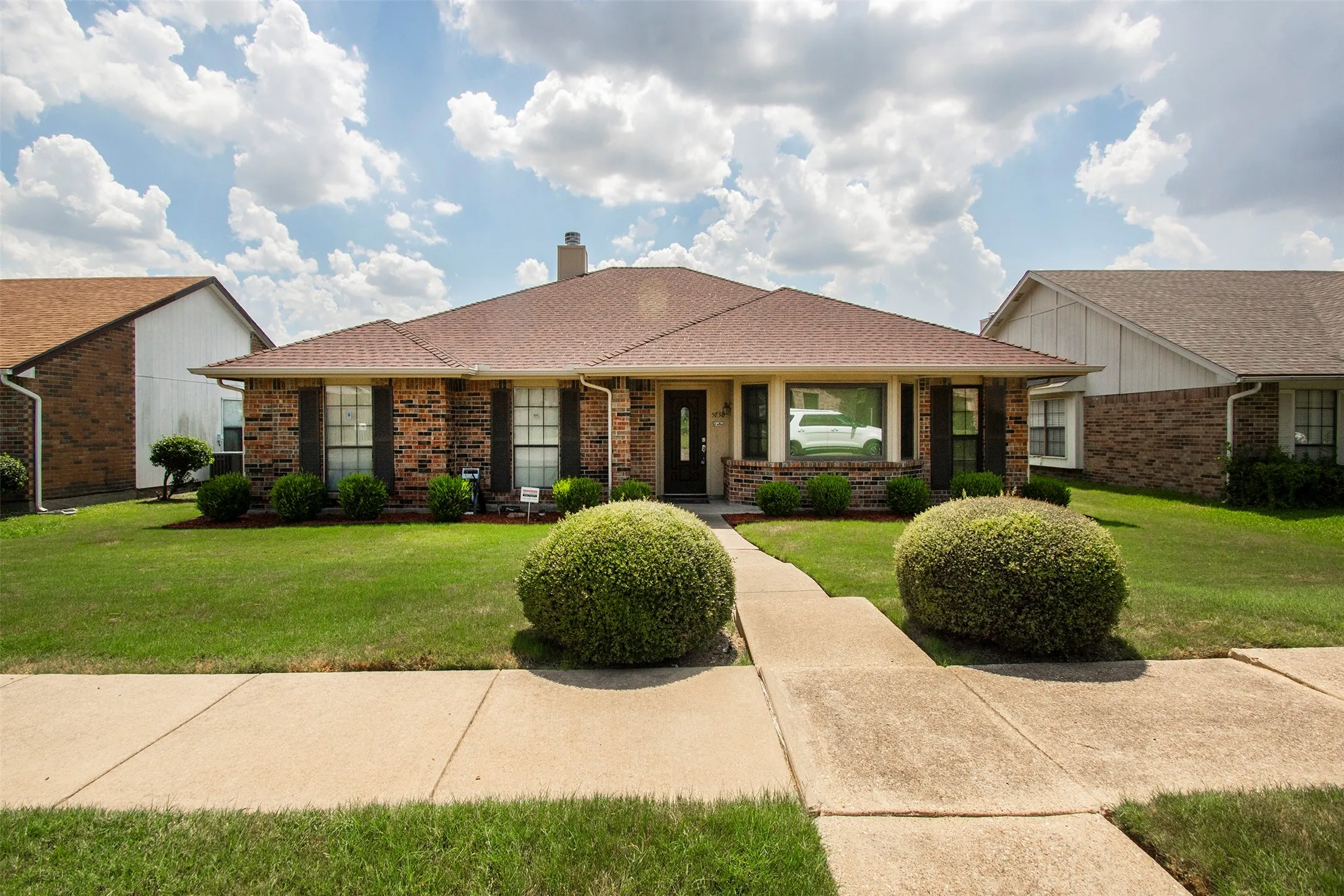 Single Family Residence For Sale in Dallas County , 5738 Diana Drive, Garland, Texas 75043, 3 Bedroom, 2 Bathroom, 2 Garage spaces, 1,831 Sqft, built in 1985, mls#21295786, Real Estate Agent in Garland, Homes For Sale in Dallas county, Homes For Sale in Garland, Realtor in Garland Texas, Real Estate Brokerage Independent Realty Texas, Luminita Cordes Realtor
