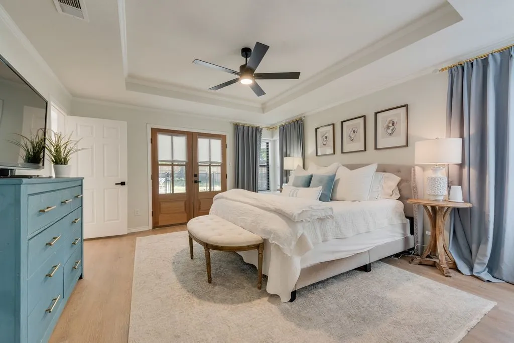 Single Family Residence For Sale in Rockwall County , 1108 N Lakeshore Drive, Rockwall, Texas 75087, 3 Bedroom, 2 Bathroom, 2 Garage spaces, 2,022 Sqft, built in 1984, mls#21318211, Real Estate Agent in Rockwall, Homes For Sale in Rockwall county, Homes For Sale in Rockwall, Realtor in Rockwall Texas, Real Estate Brokerage Independent Realty Texas, Luminita Cordes Realtor