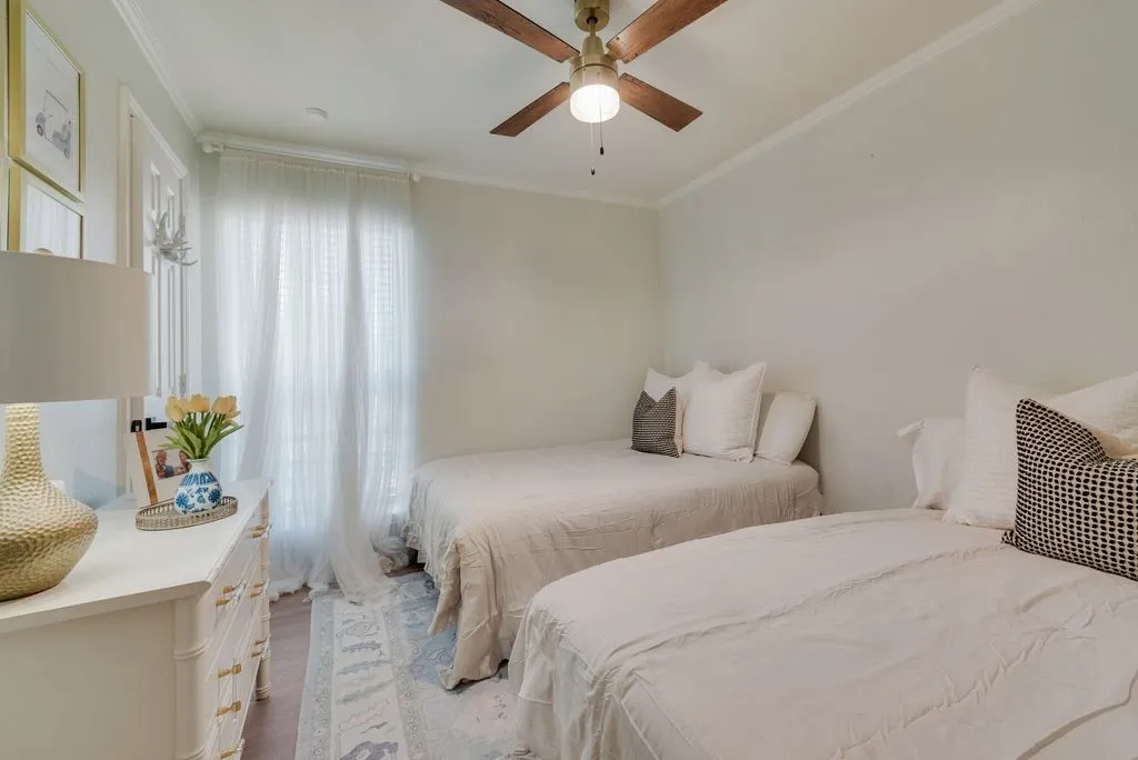 Single Family Residence For Sale in Rockwall County , 1108 N Lakeshore Drive, Rockwall, Texas 75087, 3 Bedroom, 2 Bathroom, 2 Garage spaces, 2,022 Sqft, built in 1984, mls#21318211, Real Estate Agent in Rockwall, Homes For Sale in Rockwall county, Homes For Sale in Rockwall, Realtor in Rockwall Texas, Real Estate Brokerage Independent Realty Texas, Luminita Cordes Realtor