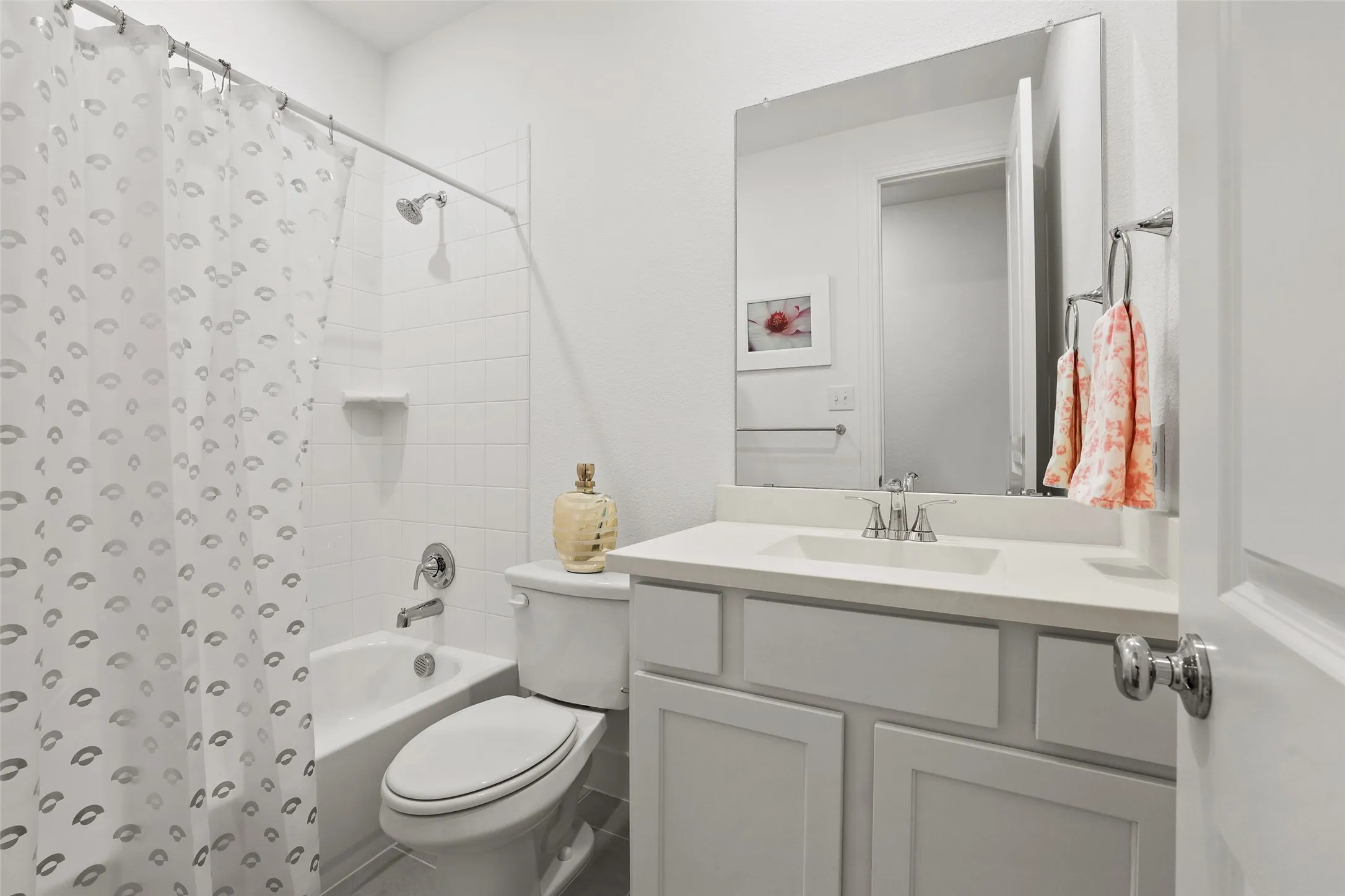 Full guest bath