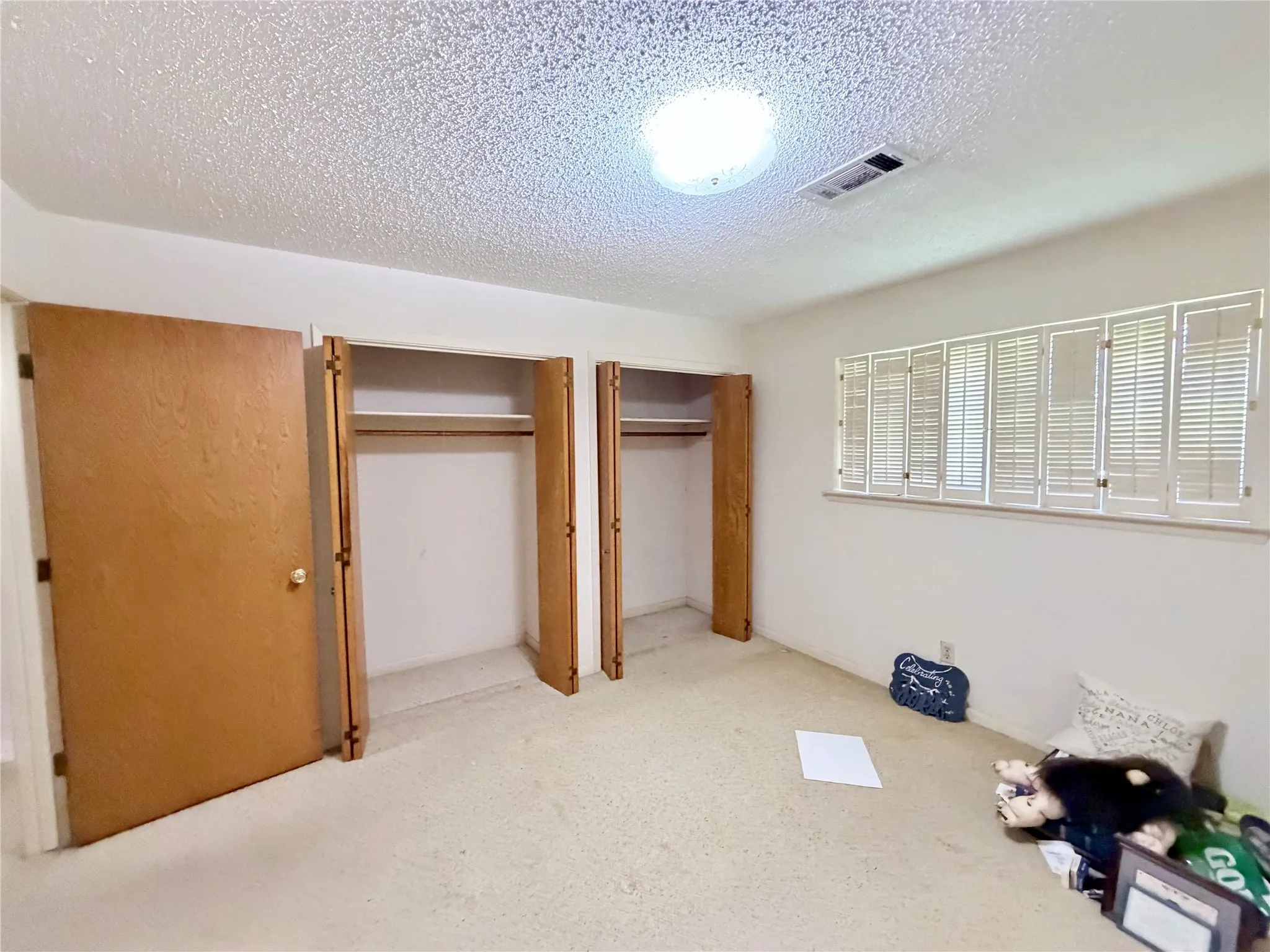 Single Family Residence For Sale in Dallas County , 3811 Laurel Canyon Drive, Dallas, Texas 75233, 3 Bedroom, 2 Bathroom, 2 Garage spaces, 1,891 Sqft, built in 1967, mls#21322121, Real Estate Agent in Dallas, Homes For Sale in Dallas county, Homes For Sale in Dallas, Realtor in Dallas Texas, Real Estate Brokerage Independent Realty Texas, Luminita Cordes Realtor