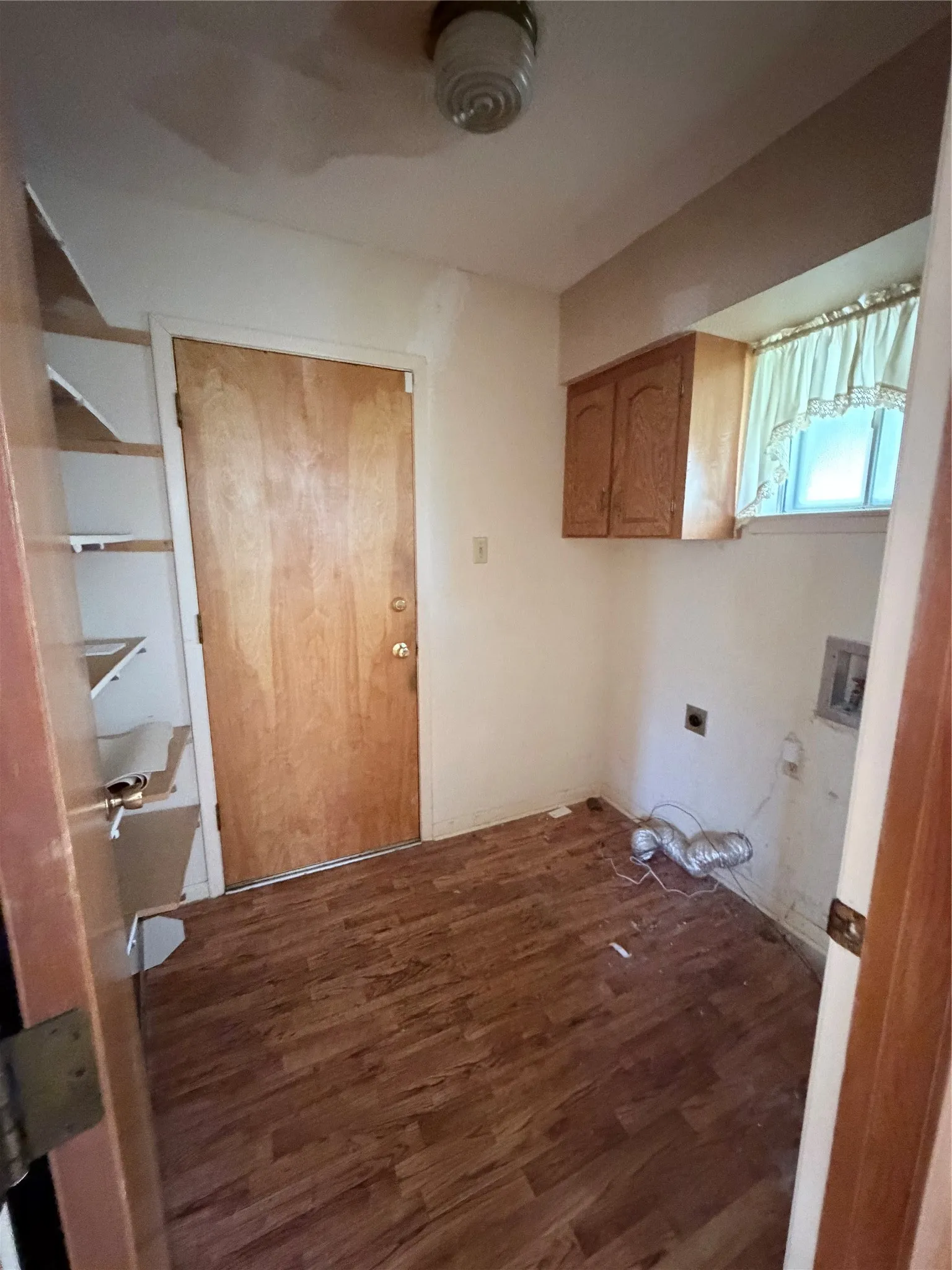 Single Family Residence For Sale in Dallas County , 3811 Laurel Canyon Drive, Dallas, Texas 75233, 3 Bedroom, 2 Bathroom, 2 Garage spaces, 1,891 Sqft, built in 1967, mls#21322121, Real Estate Agent in Dallas, Homes For Sale in Dallas county, Homes For Sale in Dallas, Realtor in Dallas Texas, Real Estate Brokerage Independent Realty Texas, Luminita Cordes Realtor