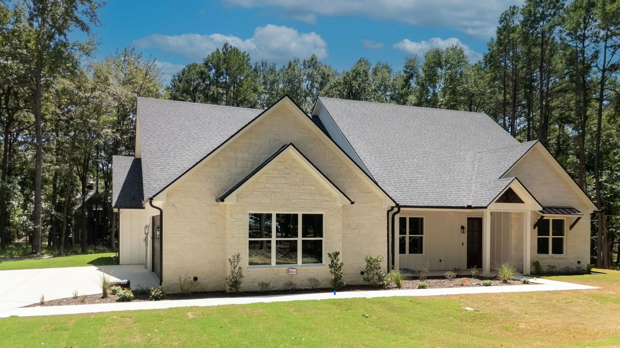 Single Family Residence For Sale in Smith County , 15337 Lakeside Drive, Tyler, Texas 75707, 4 Bedroom, 3 Bathroom, 2 Garage spaces, 2,785 Sqft, built in 2026, mls#21325696, Real Estate Agent in Tyler, Homes For Sale in Smith county, Homes For Sale in Tyler, Realtor in Tyler Texas, Real Estate Brokerage Independent Realty Texas, Luminita Cordes Realtor