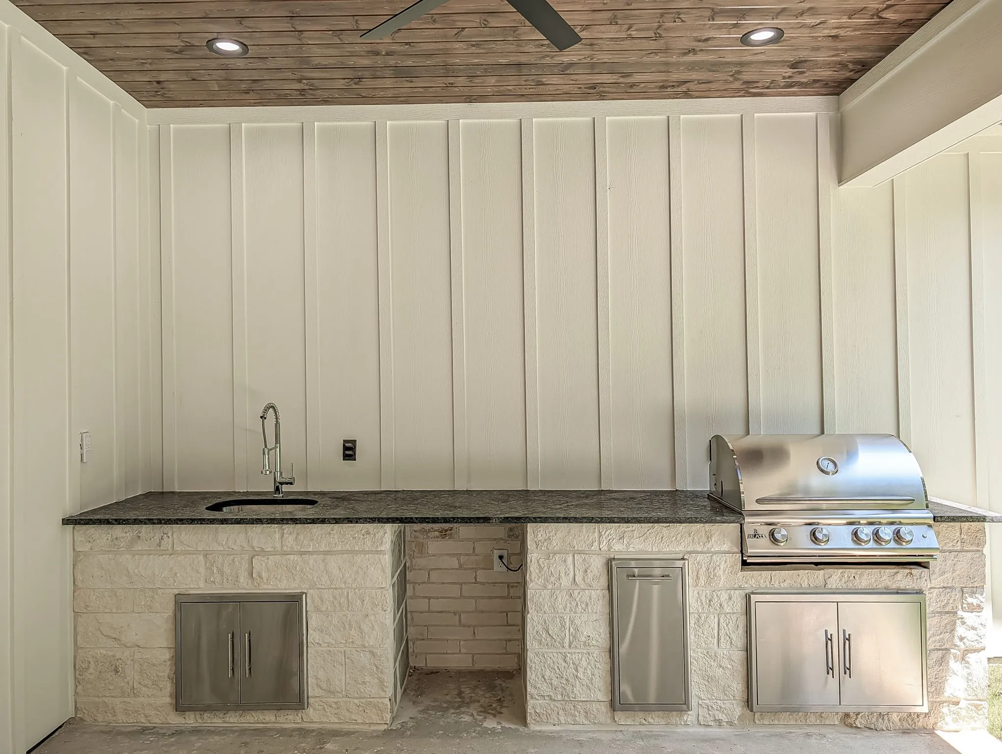 Single Family Residence For Sale in Smith County , 15337 Lakeside Drive, Tyler, Texas 75707, 4 Bedroom, 3 Bathroom, 2 Garage spaces, 2,785 Sqft, built in 2026, mls#21325696, Real Estate Agent in Tyler, Homes For Sale in Smith county, Homes For Sale in Tyler, Realtor in Tyler Texas, Real Estate Brokerage Independent Realty Texas, Luminita Cordes Realtor
