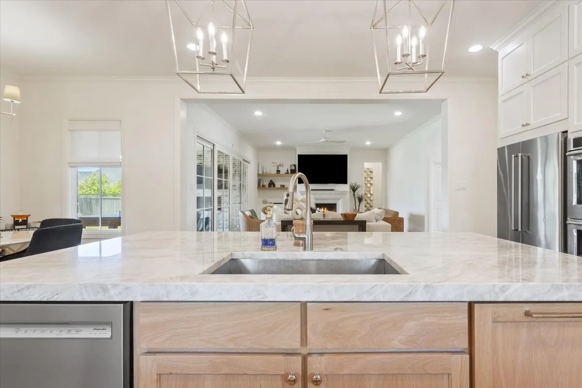 Single Family Residence For Sale in Mc Lennan County , 14019 RW Court, Woodway, Texas 76712, 4 Bedroom, 4 Bathroom, 2 Garage spaces, 4,238 Sqft, built in 2022, mls#21324059, Real Estate Agent in Woodway, Homes For Sale in Mc Lennan county, Homes For Sale in Woodway, Realtor in Woodway Texas, Real Estate Brokerage Independent Realty Texas, Luminita Cordes Realtor