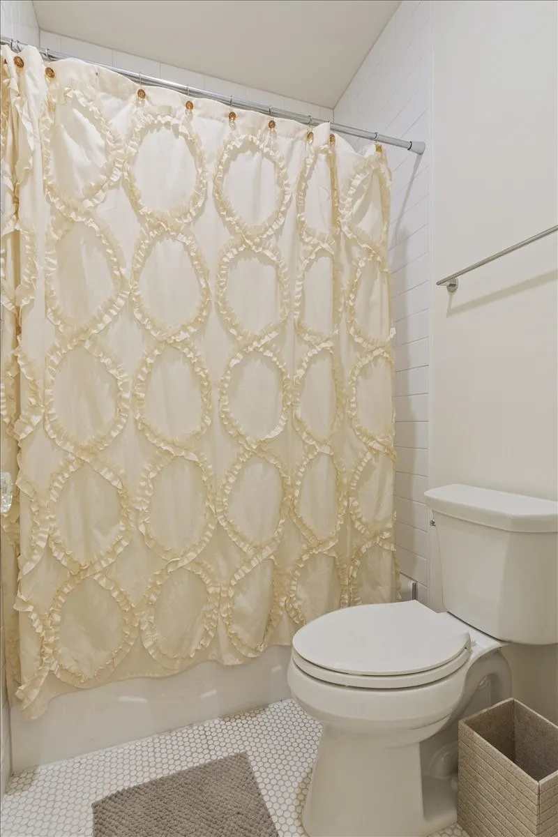 Single Family Residence For Sale in Mc Lennan County , 14019 RW Court, Woodway, Texas 76712, 4 Bedroom, 4 Bathroom, 2 Garage spaces, 4,238 Sqft, built in 2022, mls#21324059, Real Estate Agent in Woodway, Homes For Sale in Mc Lennan county, Homes For Sale in Woodway, Realtor in Woodway Texas, Real Estate Brokerage Independent Realty Texas, Luminita Cordes Realtor