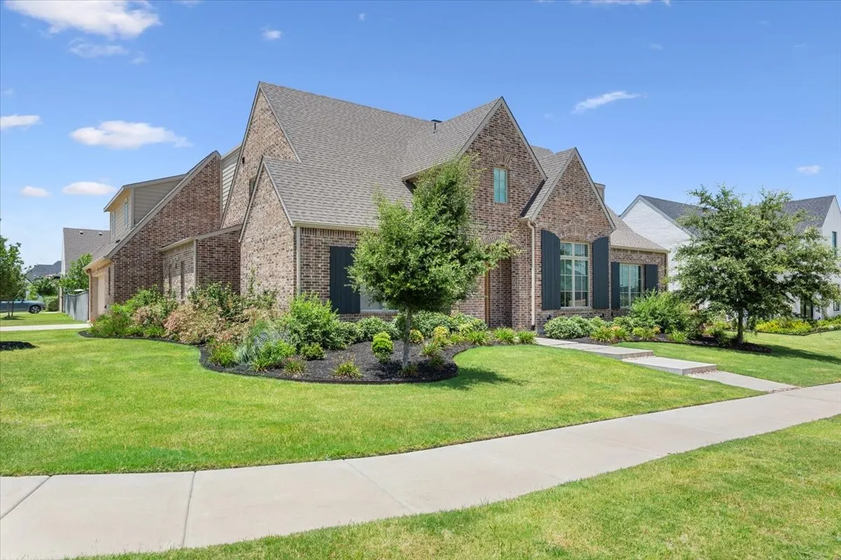 Single Family Residence For Sale in Mc Lennan County , 14019 RW Court, Woodway, Texas 76712, 4 Bedroom, 4 Bathroom, 2 Garage spaces, 4,238 Sqft, built in 2022, mls#21324059, Real Estate Agent in Woodway, Homes For Sale in Mc Lennan county, Homes For Sale in Woodway, Realtor in Woodway Texas, Real Estate Brokerage Independent Realty Texas, Luminita Cordes Realtor