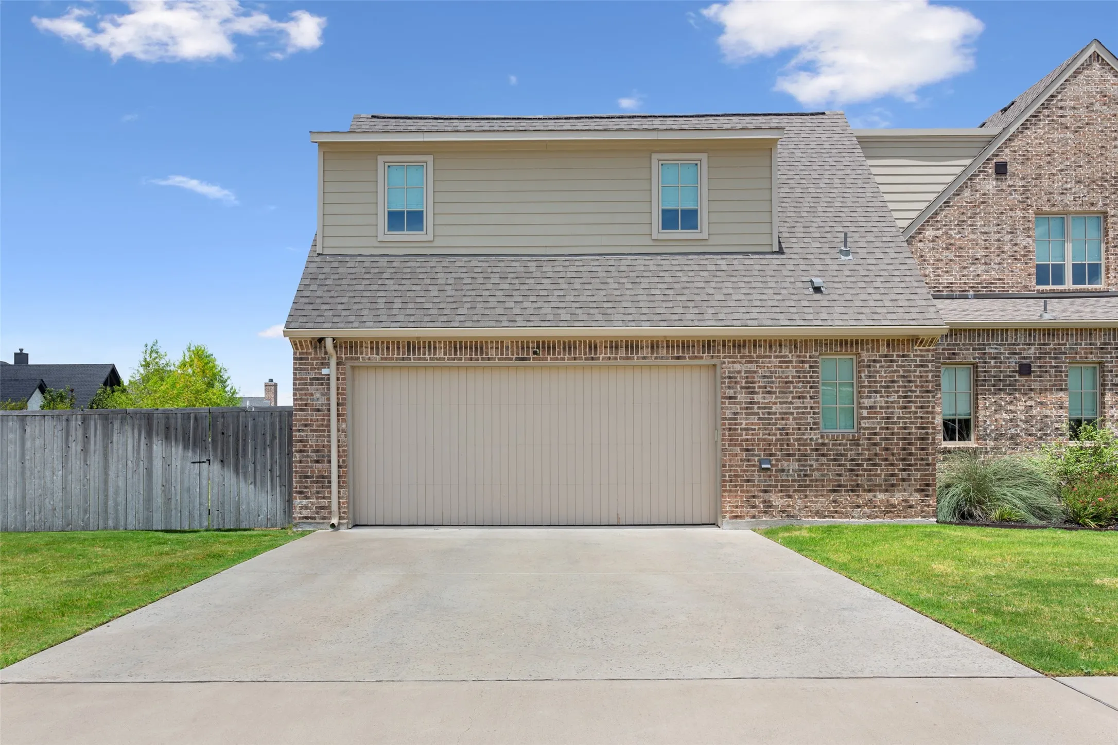 Single Family Residence For Sale in Mc Lennan County , 14019 RW Court, Woodway, Texas 76712, 4 Bedroom, 4 Bathroom, 2 Garage spaces, 4,238 Sqft, built in 2022, mls#21324059, Real Estate Agent in Woodway, Homes For Sale in Mc Lennan county, Homes For Sale in Woodway, Realtor in Woodway Texas, Real Estate Brokerage Independent Realty Texas, Luminita Cordes Realtor