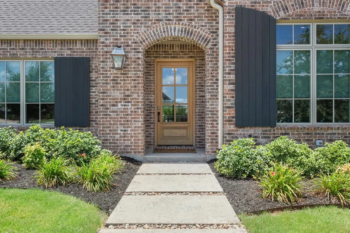 Single Family Residence For Sale in Mc Lennan County , 14019 RW Court, Woodway, Texas 76712, 4 Bedroom, 4 Bathroom, 2 Garage spaces, 4,238 Sqft, built in 2022, mls#21324059, Real Estate Agent in Woodway, Homes For Sale in Mc Lennan county, Homes For Sale in Woodway, Realtor in Woodway Texas, Real Estate Brokerage Independent Realty Texas, Luminita Cordes Realtor