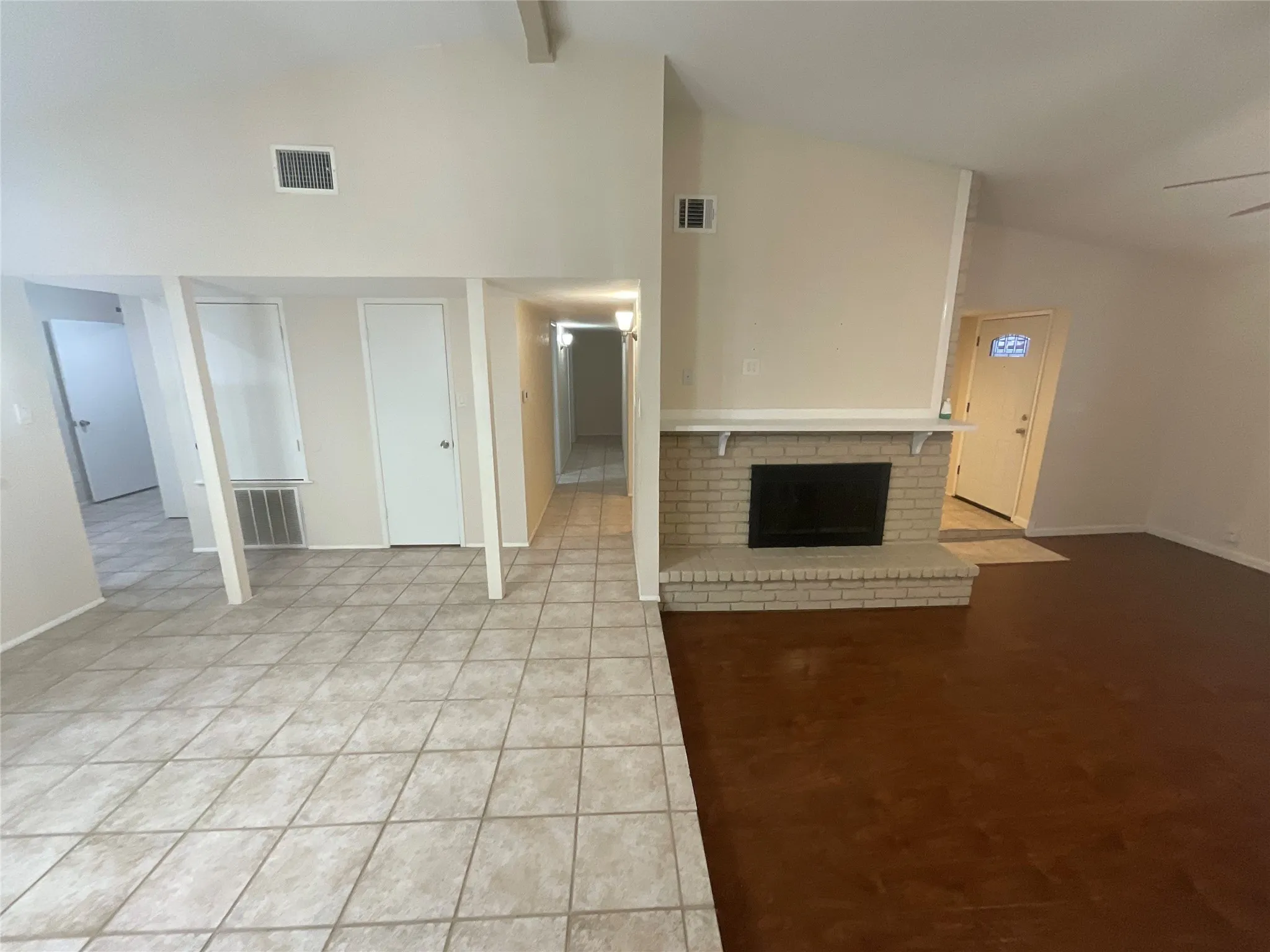 Single Family Residence For Sale in Dallas County , 2017 Osage Trail, Grand Prairie, Texas 75052, 3 Bedroom, 2 Bathroom, Garage spaces, 1,756 Sqft, built in 1980, mls#21323019, Real Estate Agent in Grand Prairie, Homes For Sale in Dallas county, Homes For Sale in Grand Prairie, Realtor in Grand Prairie Texas, Real Estate Brokerage Independent Realty Texas, Luminita Cordes Realtor