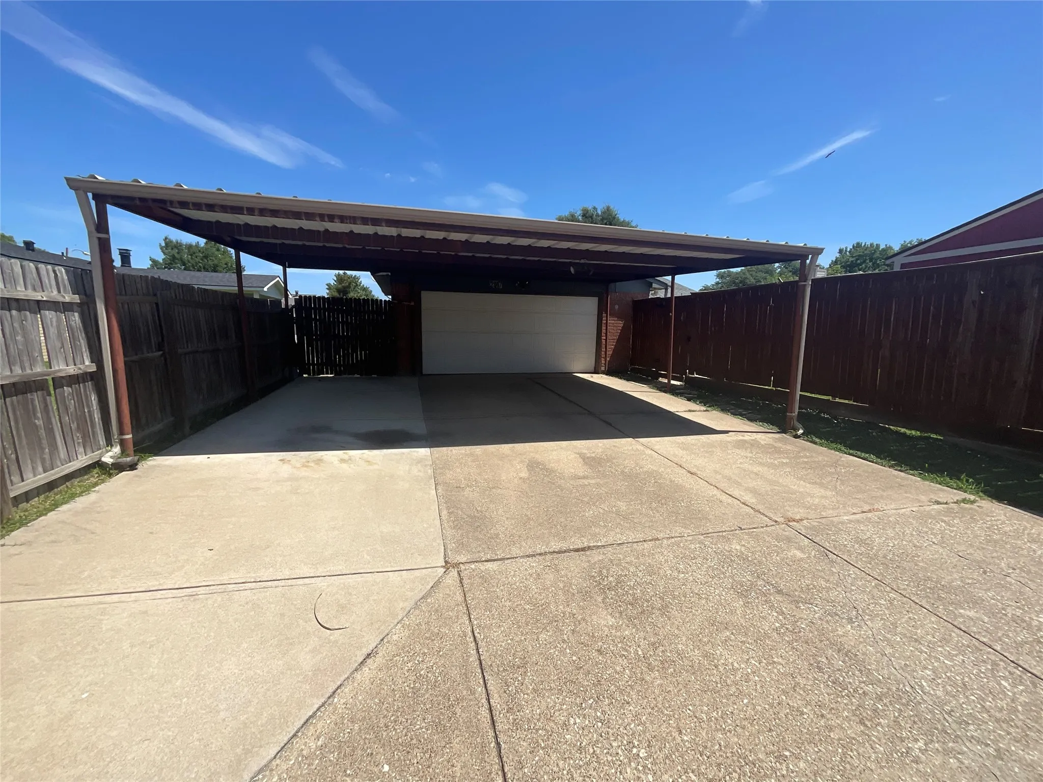Single Family Residence For Sale in Dallas County , 2017 Osage Trail, Grand Prairie, Texas 75052, 3 Bedroom, 2 Bathroom, Garage spaces, 1,756 Sqft, built in 1980, mls#21323019, Real Estate Agent in Grand Prairie, Homes For Sale in Dallas county, Homes For Sale in Grand Prairie, Realtor in Grand Prairie Texas, Real Estate Brokerage Independent Realty Texas, Luminita Cordes Realtor
