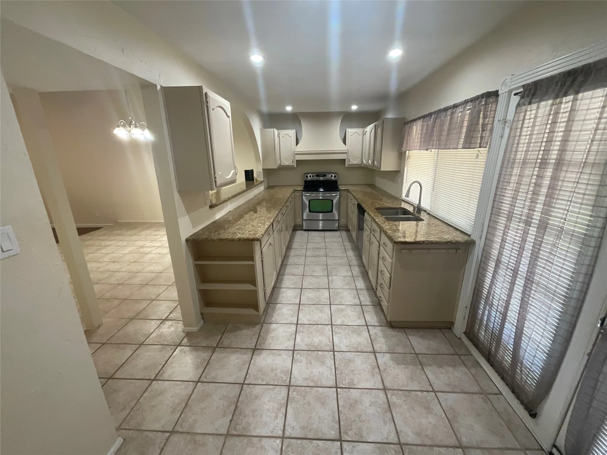 Single Family Residence For Sale in Dallas County , 2017 Osage Trail, Grand Prairie, Texas 75052, 3 Bedroom, 2 Bathroom, Garage spaces, 1,756 Sqft, built in 1980, mls#21323019, Real Estate Agent in Grand Prairie, Homes For Sale in Dallas county, Homes For Sale in Grand Prairie, Realtor in Grand Prairie Texas, Real Estate Brokerage Independent Realty Texas, Luminita Cordes Realtor