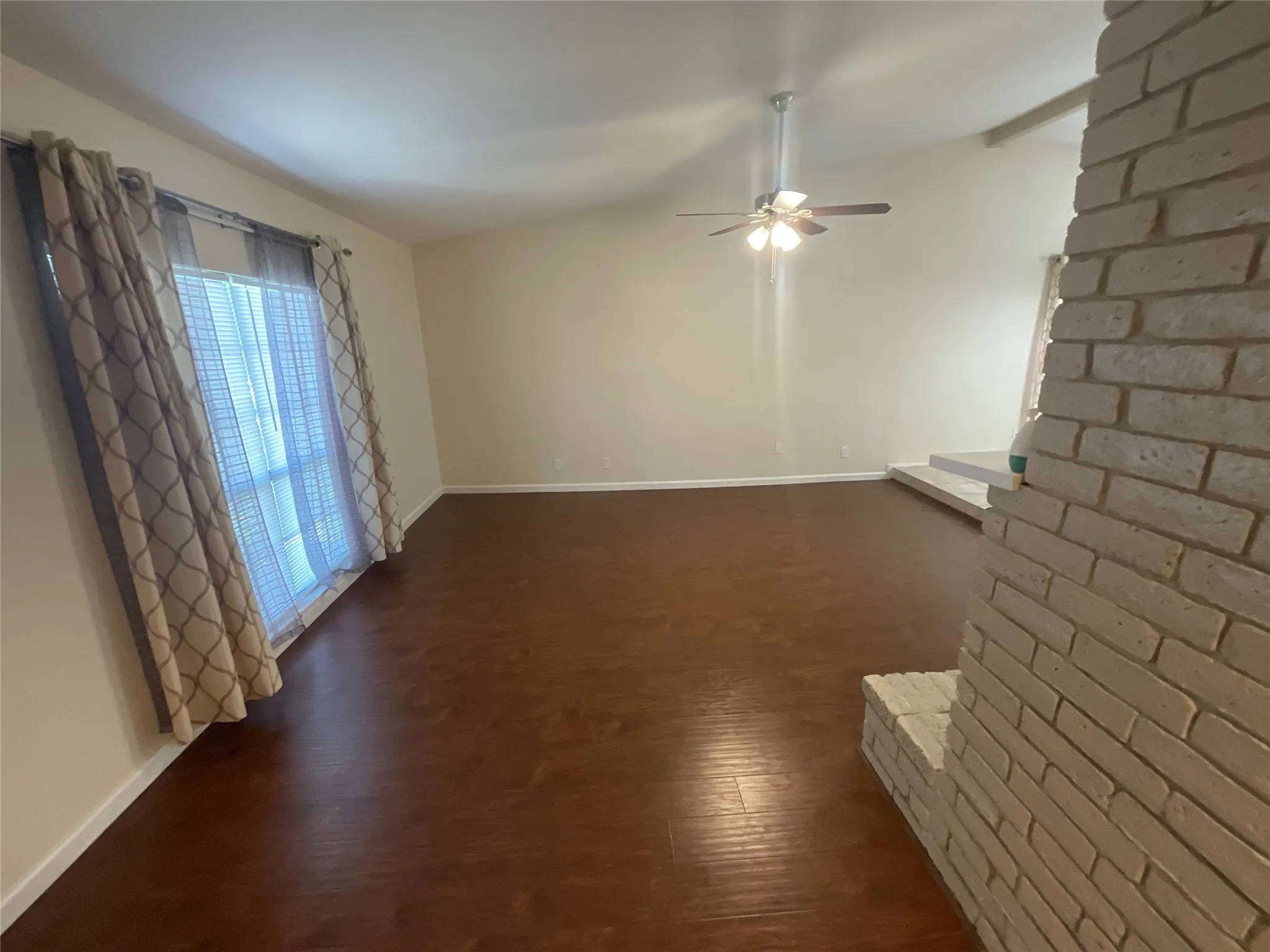 Single Family Residence For Sale in Dallas County , 2017 Osage Trail, Grand Prairie, Texas 75052, 3 Bedroom, 2 Bathroom, Garage spaces, 1,756 Sqft, built in 1980, mls#21323019, Real Estate Agent in Grand Prairie, Homes For Sale in Dallas county, Homes For Sale in Grand Prairie, Realtor in Grand Prairie Texas, Real Estate Brokerage Independent Realty Texas, Luminita Cordes Realtor