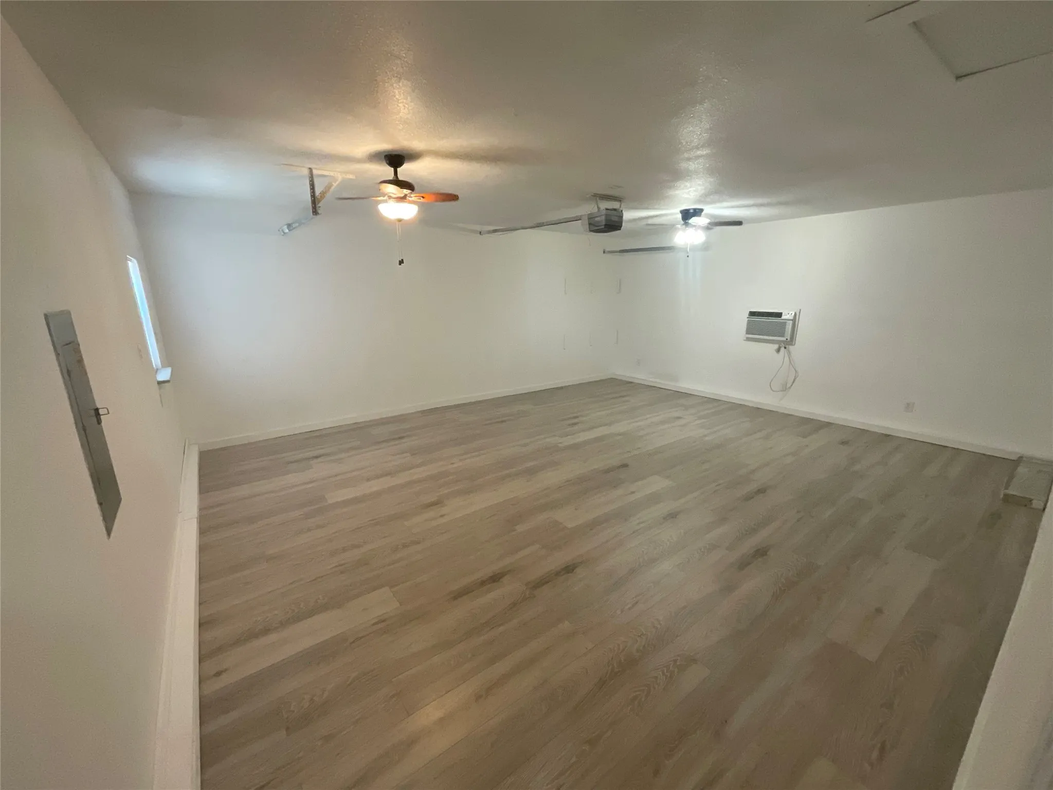 Single Family Residence For Sale in Dallas County , 2017 Osage Trail, Grand Prairie, Texas 75052, 3 Bedroom, 2 Bathroom, Garage spaces, 1,756 Sqft, built in 1980, mls#21323019, Real Estate Agent in Grand Prairie, Homes For Sale in Dallas county, Homes For Sale in Grand Prairie, Realtor in Grand Prairie Texas, Real Estate Brokerage Independent Realty Texas, Luminita Cordes Realtor