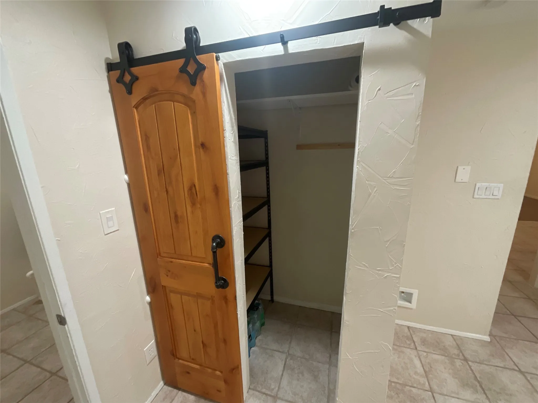 Single Family Residence For Sale in Dallas County , 2017 Osage Trail, Grand Prairie, Texas 75052, 3 Bedroom, 2 Bathroom, Garage spaces, 1,756 Sqft, built in 1980, mls#21323019, Real Estate Agent in Grand Prairie, Homes For Sale in Dallas county, Homes For Sale in Grand Prairie, Realtor in Grand Prairie Texas, Real Estate Brokerage Independent Realty Texas, Luminita Cordes Realtor