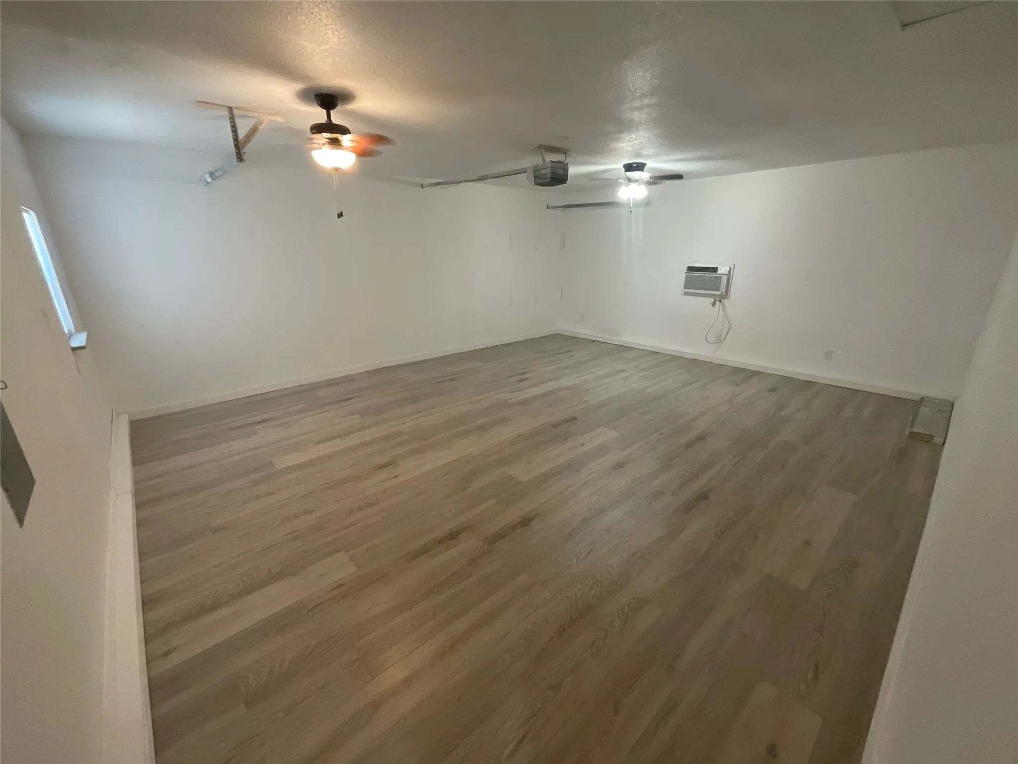 Single Family Residence For Sale in Dallas County , 2017 Osage Trail, Grand Prairie, Texas 75052, 3 Bedroom, 2 Bathroom, Garage spaces, 1,756 Sqft, built in 1980, mls#21323019, Real Estate Agent in Grand Prairie, Homes For Sale in Dallas county, Homes For Sale in Grand Prairie, Realtor in Grand Prairie Texas, Real Estate Brokerage Independent Realty Texas, Luminita Cordes Realtor