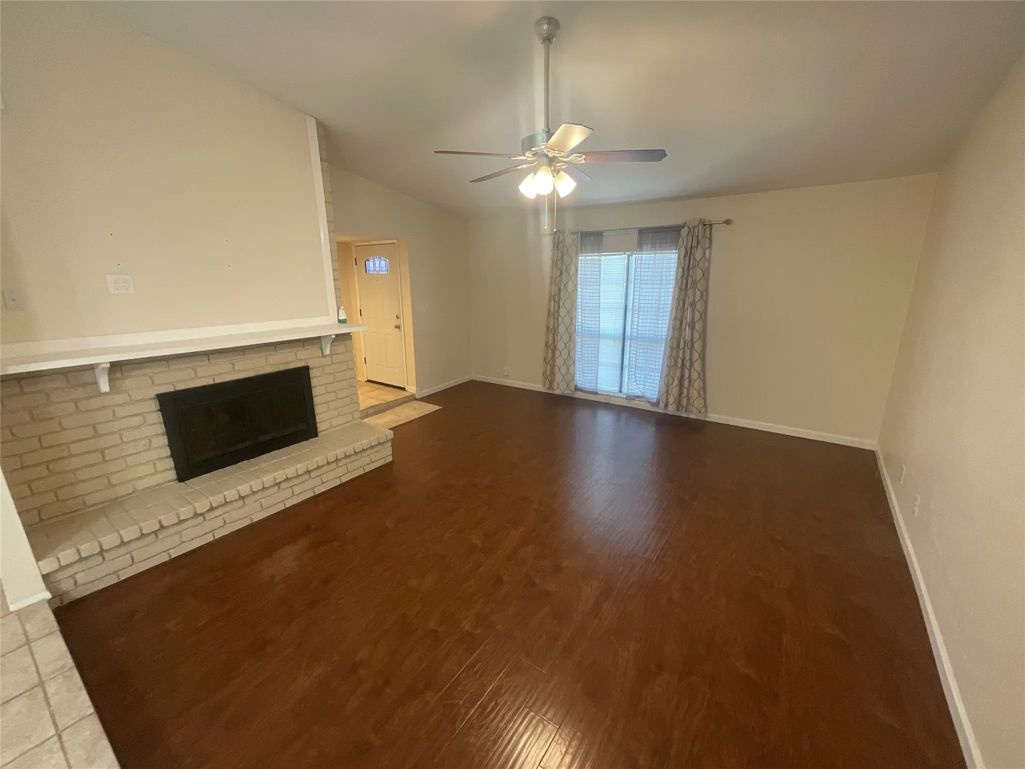 Single Family Residence For Sale in Dallas County , 2017 Osage Trail, Grand Prairie, Texas 75052, 3 Bedroom, 2 Bathroom, Garage spaces, 1,756 Sqft, built in 1980, mls#21323019, Real Estate Agent in Grand Prairie, Homes For Sale in Dallas county, Homes For Sale in Grand Prairie, Realtor in Grand Prairie Texas, Real Estate Brokerage Independent Realty Texas, Luminita Cordes Realtor