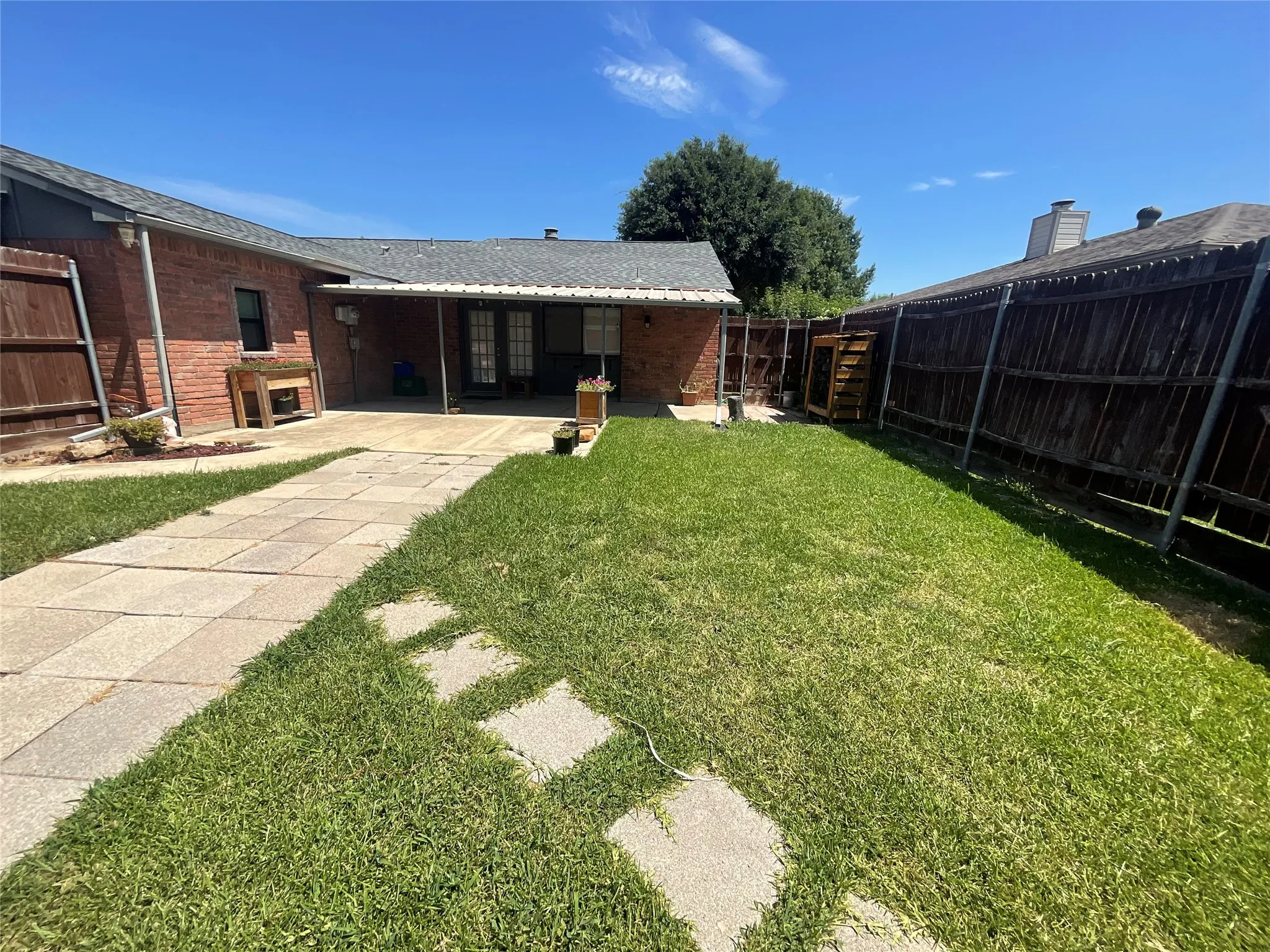 Single Family Residence For Sale in Dallas County , 2017 Osage Trail, Grand Prairie, Texas 75052, 3 Bedroom, 2 Bathroom, Garage spaces, 1,756 Sqft, built in 1980, mls#21323019, Real Estate Agent in Grand Prairie, Homes For Sale in Dallas county, Homes For Sale in Grand Prairie, Realtor in Grand Prairie Texas, Real Estate Brokerage Independent Realty Texas, Luminita Cordes Realtor