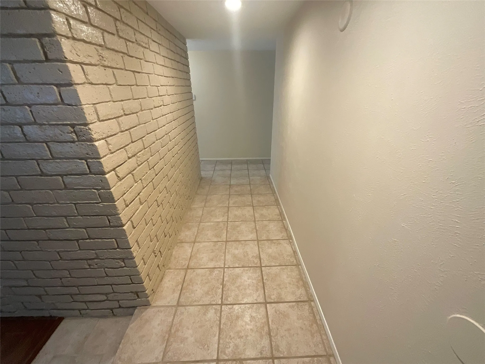 Single Family Residence For Sale in Dallas County , 2017 Osage Trail, Grand Prairie, Texas 75052, 3 Bedroom, 2 Bathroom, Garage spaces, 1,756 Sqft, built in 1980, mls#21323019, Real Estate Agent in Grand Prairie, Homes For Sale in Dallas county, Homes For Sale in Grand Prairie, Realtor in Grand Prairie Texas, Real Estate Brokerage Independent Realty Texas, Luminita Cordes Realtor