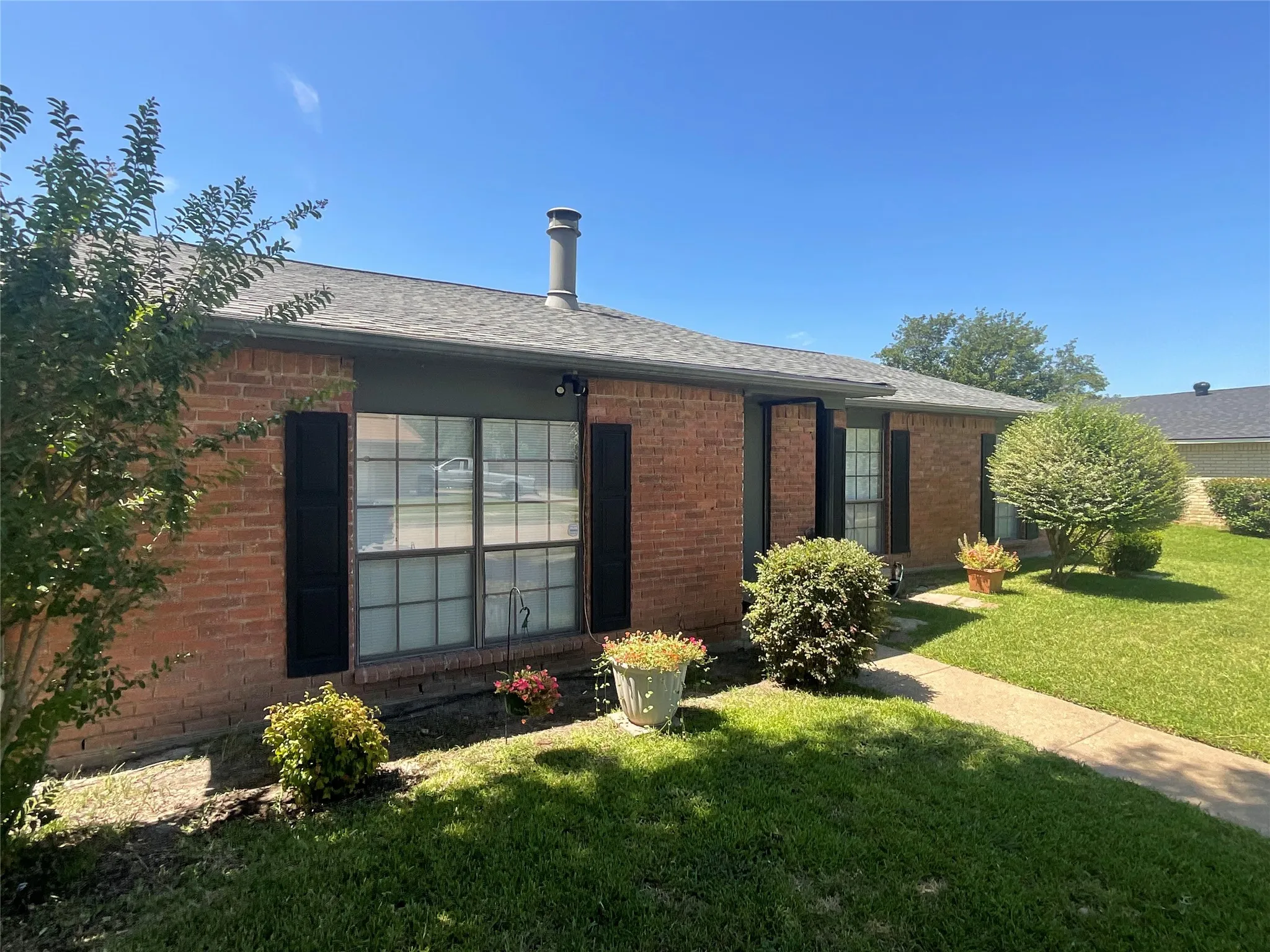 Single Family Residence For Sale in Dallas County , 2017 Osage Trail, Grand Prairie, Texas 75052, 3 Bedroom, 2 Bathroom, Garage spaces, 1,756 Sqft, built in 1980, mls#21323019, Real Estate Agent in Grand Prairie, Homes For Sale in Dallas county, Homes For Sale in Grand Prairie, Realtor in Grand Prairie Texas, Real Estate Brokerage Independent Realty Texas, Luminita Cordes Realtor