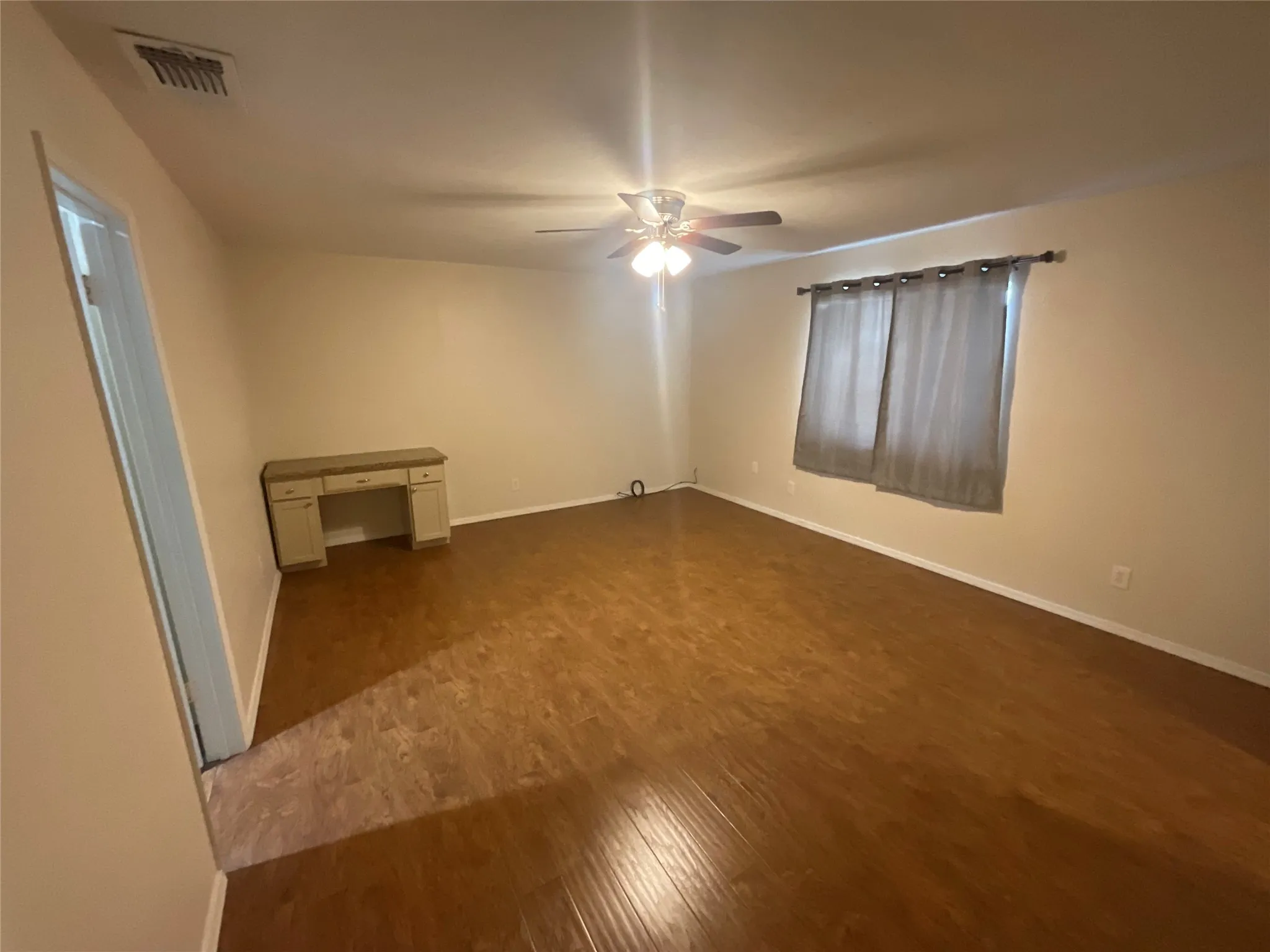 Single Family Residence For Sale in Dallas County , 2017 Osage Trail, Grand Prairie, Texas 75052, 3 Bedroom, 2 Bathroom, Garage spaces, 1,756 Sqft, built in 1980, mls#21323019, Real Estate Agent in Grand Prairie, Homes For Sale in Dallas county, Homes For Sale in Grand Prairie, Realtor in Grand Prairie Texas, Real Estate Brokerage Independent Realty Texas, Luminita Cordes Realtor