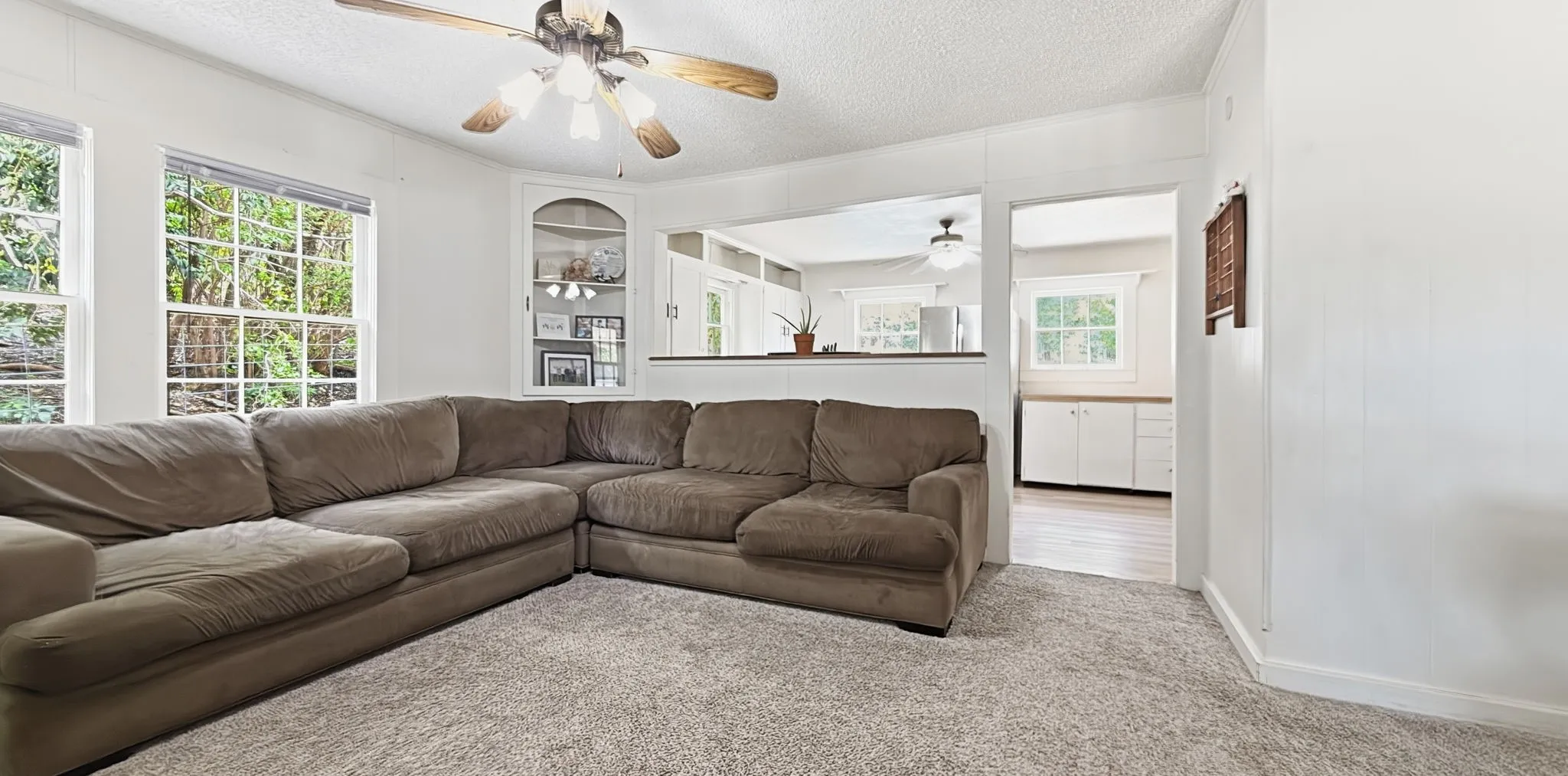 Single Family Residence For Sale in Hamilton County , 417 W Gentry Street, Hamilton, Texas 76531, 3 Bedroom, 2 Bathroom, Garage spaces, 1,264 Sqft, built in 1950, mls#21325947, Real Estate Agent in Hamilton, Homes For Sale in Hamilton county, Homes For Sale in Hamilton, Realtor in Hamilton Texas, Real Estate Brokerage Independent Realty Texas, Luminita Cordes Realtor