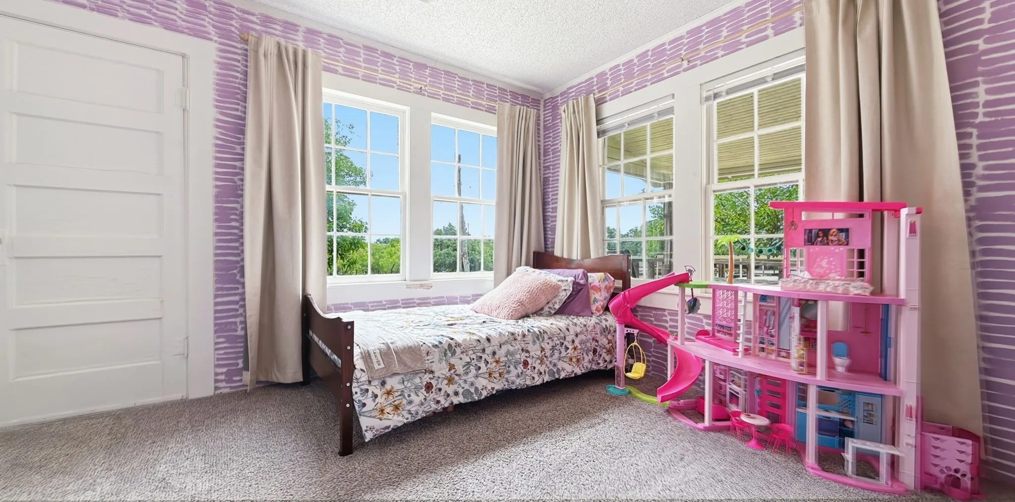 Single Family Residence For Sale in Hamilton County , 417 W Gentry Street, Hamilton, Texas 76531, 3 Bedroom, 2 Bathroom, Garage spaces, 1,264 Sqft, built in 1950, mls#21325947, Real Estate Agent in Hamilton, Homes For Sale in Hamilton county, Homes For Sale in Hamilton, Realtor in Hamilton Texas, Real Estate Brokerage Independent Realty Texas, Luminita Cordes Realtor