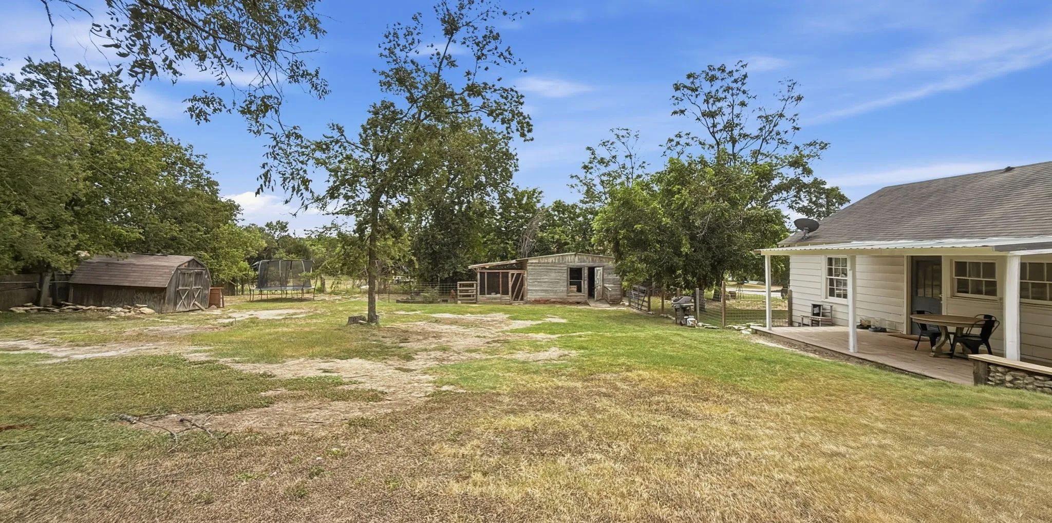 Single Family Residence For Sale in Hamilton County , 417 W Gentry Street, Hamilton, Texas 76531, 3 Bedroom, 2 Bathroom, Garage spaces, 1,264 Sqft, built in 1950, mls#21325947, Real Estate Agent in Hamilton, Homes For Sale in Hamilton county, Homes For Sale in Hamilton, Realtor in Hamilton Texas, Real Estate Brokerage Independent Realty Texas, Luminita Cordes Realtor