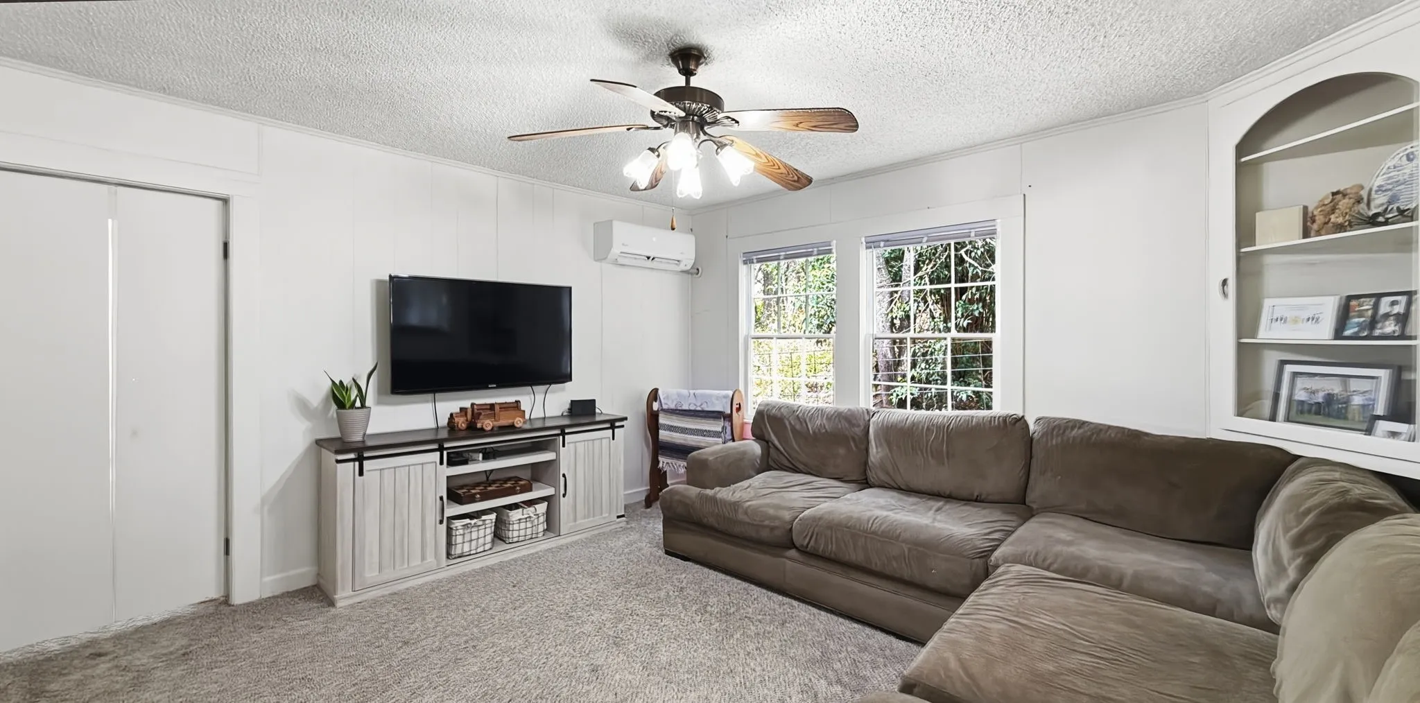 Single Family Residence For Sale in Hamilton County , 417 W Gentry Street, Hamilton, Texas 76531, 3 Bedroom, 2 Bathroom, Garage spaces, 1,264 Sqft, built in 1950, mls#21325947, Real Estate Agent in Hamilton, Homes For Sale in Hamilton county, Homes For Sale in Hamilton, Realtor in Hamilton Texas, Real Estate Brokerage Independent Realty Texas, Luminita Cordes Realtor