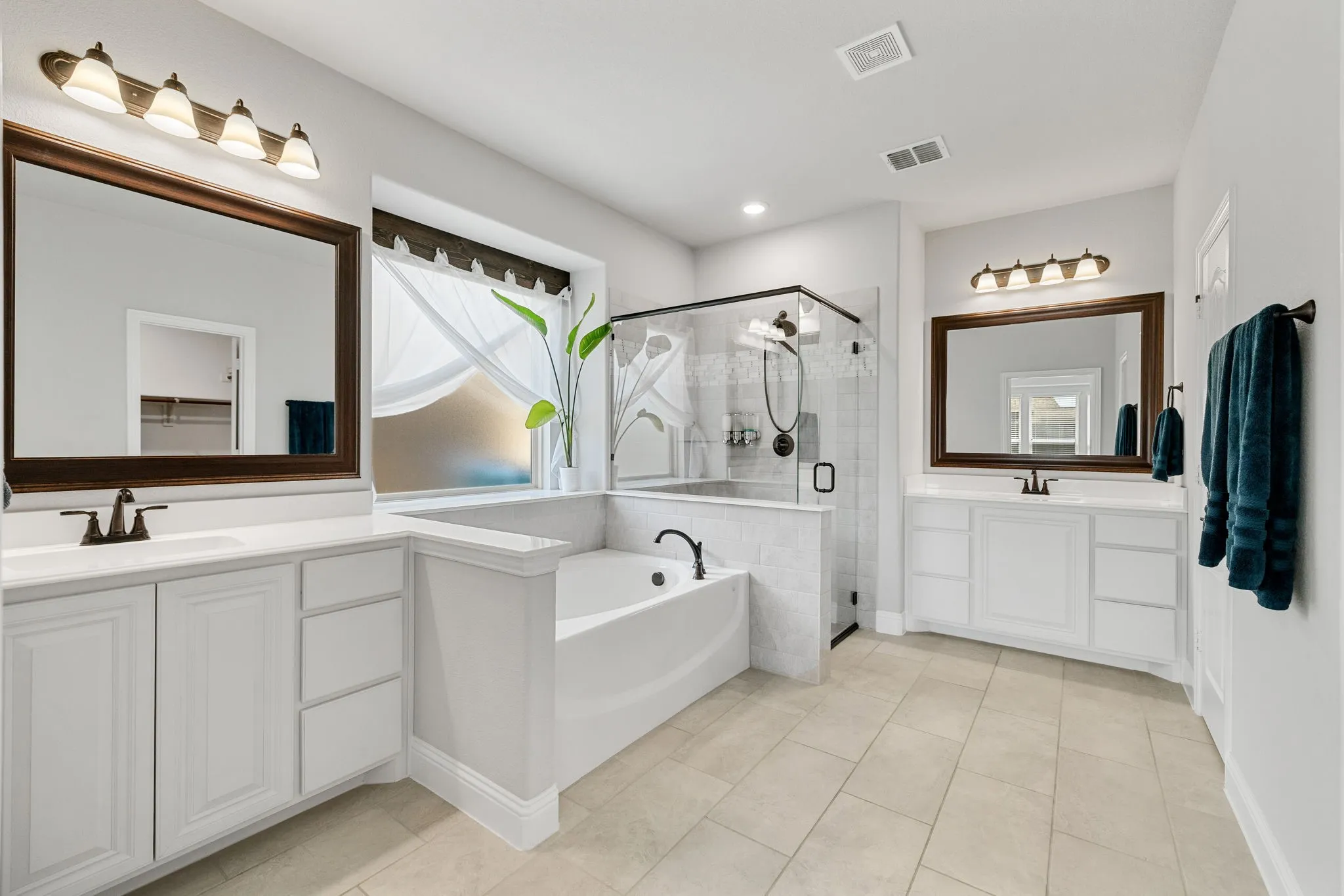 Single Family Residence For Sale in Denton County , 9004 Lavon Lane, Denton, Texas 76226, 5 Bedroom, 4 Bathroom, 3 Garage spaces, 3,431 Sqft, built in 2020, mls#21325716, Real Estate Agent in Denton, Homes For Sale in Denton county, Homes For Sale in Denton, Realtor in Denton Texas, Real Estate Brokerage Independent Realty Texas, Luminita Cordes Realtor