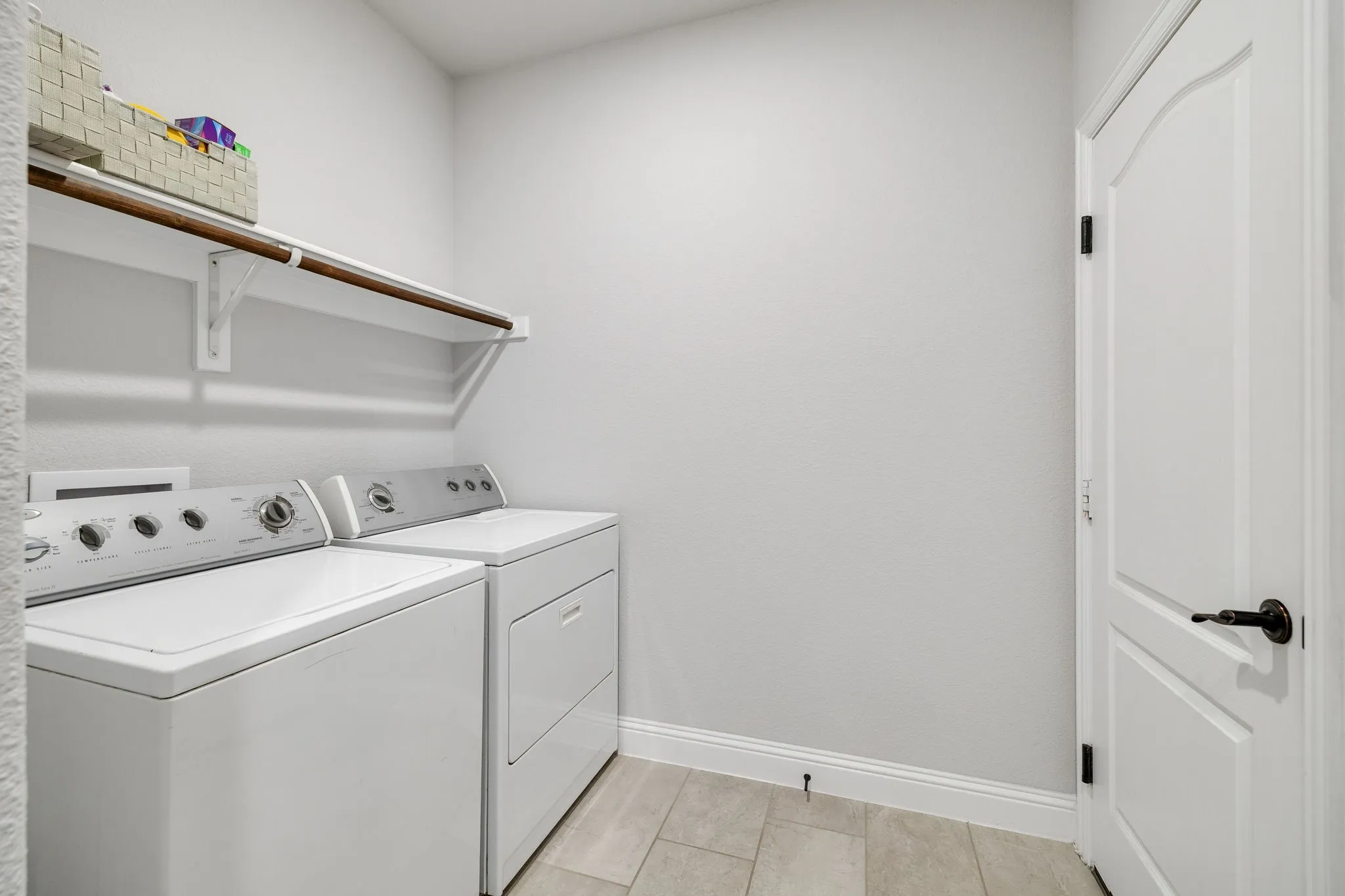 Single Family Residence For Sale in Denton County , 9004 Lavon Lane, Denton, Texas 76226, 5 Bedroom, 4 Bathroom, 3 Garage spaces, 3,431 Sqft, built in 2020, mls#21325716, Real Estate Agent in Denton, Homes For Sale in Denton county, Homes For Sale in Denton, Realtor in Denton Texas, Real Estate Brokerage Independent Realty Texas, Luminita Cordes Realtor