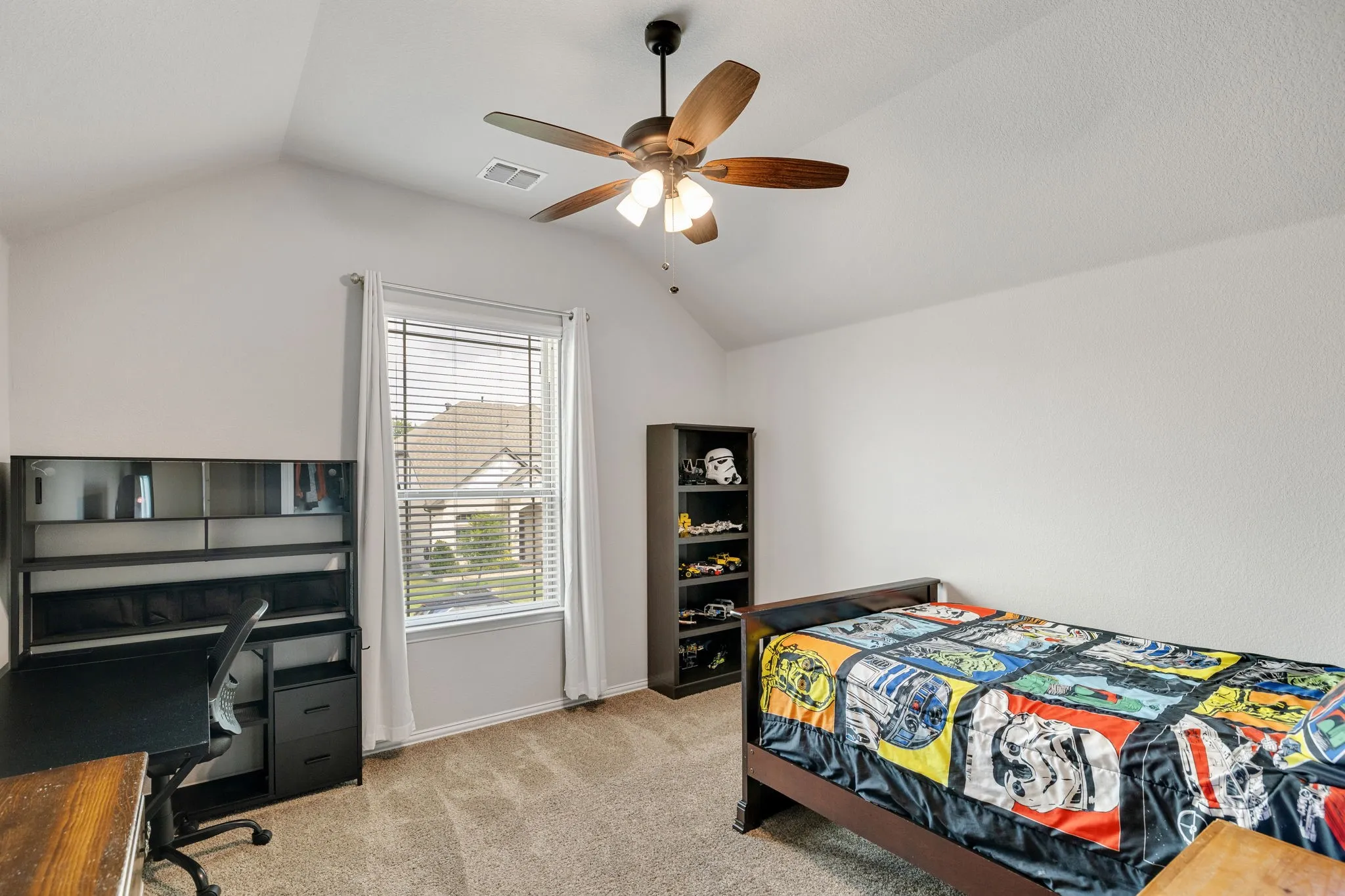 Single Family Residence For Sale in Denton County , 9004 Lavon Lane, Denton, Texas 76226, 5 Bedroom, 4 Bathroom, 3 Garage spaces, 3,431 Sqft, built in 2020, mls#21325716, Real Estate Agent in Denton, Homes For Sale in Denton county, Homes For Sale in Denton, Realtor in Denton Texas, Real Estate Brokerage Independent Realty Texas, Luminita Cordes Realtor