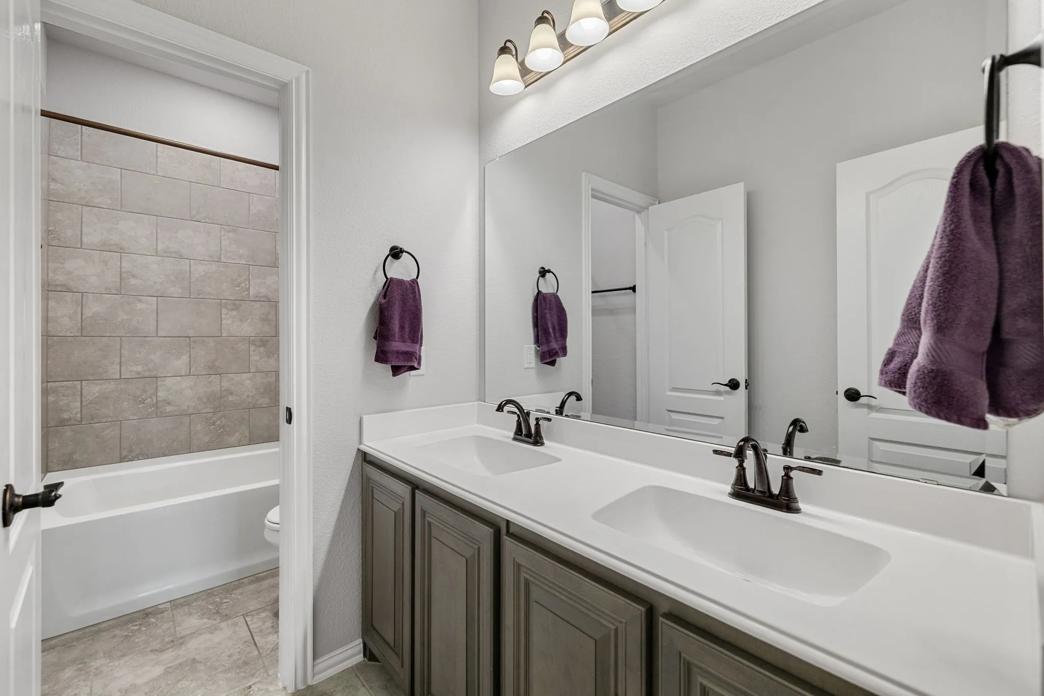 Single Family Residence For Sale in Denton County , 9004 Lavon Lane, Denton, Texas 76226, 5 Bedroom, 4 Bathroom, 3 Garage spaces, 3,431 Sqft, built in 2020, mls#21325716, Real Estate Agent in Denton, Homes For Sale in Denton county, Homes For Sale in Denton, Realtor in Denton Texas, Real Estate Brokerage Independent Realty Texas, Luminita Cordes Realtor