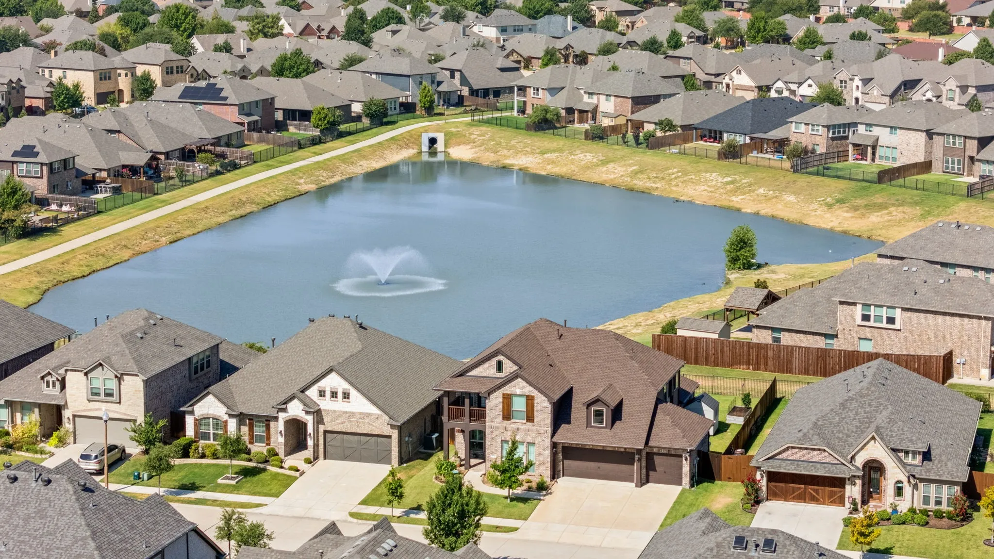 Single Family Residence For Sale in Denton County , 9004 Lavon Lane, Denton, Texas 76226, 5 Bedroom, 4 Bathroom, 3 Garage spaces, 3,431 Sqft, built in 2020, mls#21325716, Real Estate Agent in Denton, Homes For Sale in Denton county, Homes For Sale in Denton, Realtor in Denton Texas, Real Estate Brokerage Independent Realty Texas, Luminita Cordes Realtor