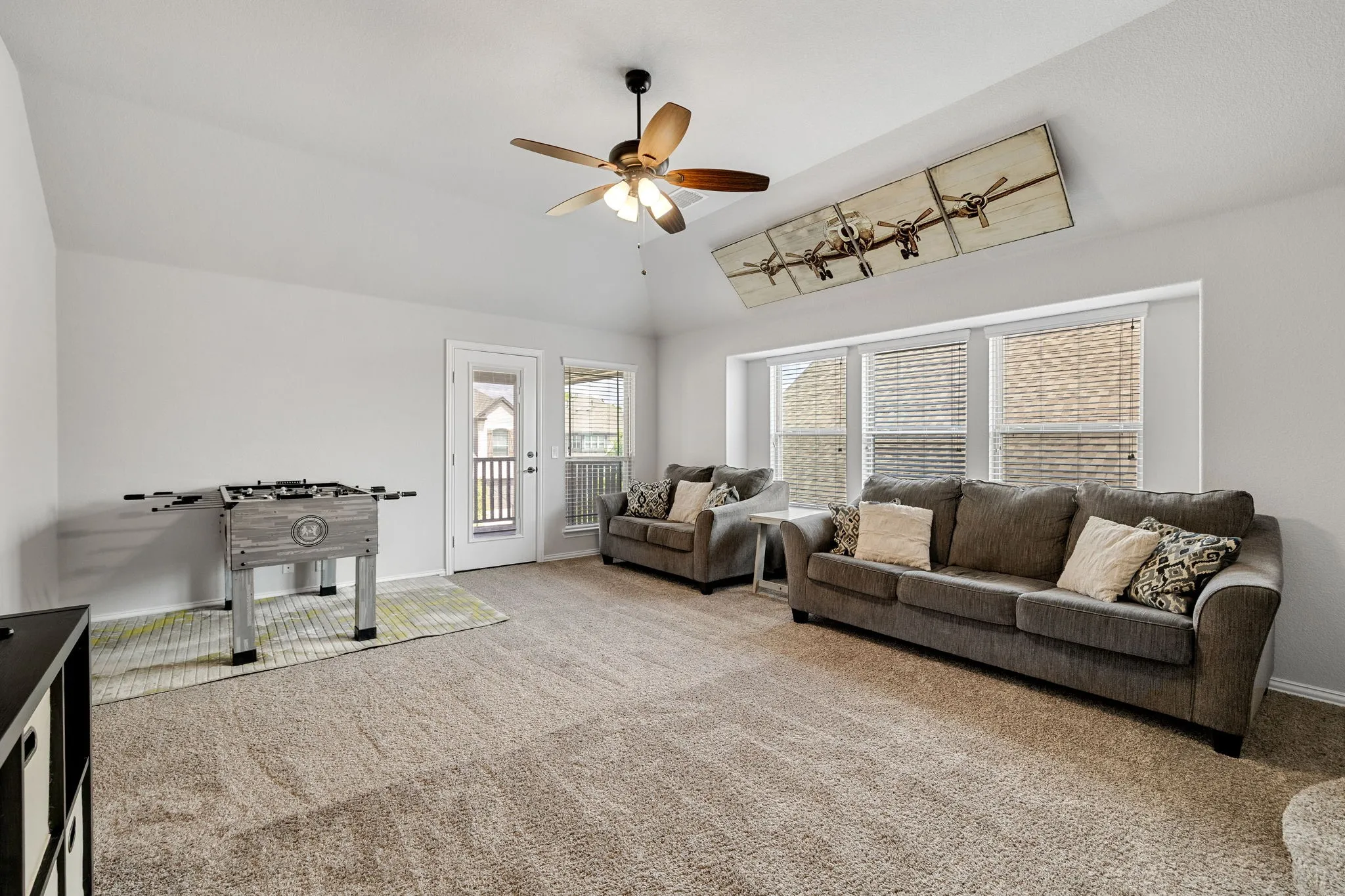 Single Family Residence For Sale in Denton County , 9004 Lavon Lane, Denton, Texas 76226, 5 Bedroom, 4 Bathroom, 3 Garage spaces, 3,431 Sqft, built in 2020, mls#21325716, Real Estate Agent in Denton, Homes For Sale in Denton county, Homes For Sale in Denton, Realtor in Denton Texas, Real Estate Brokerage Independent Realty Texas, Luminita Cordes Realtor