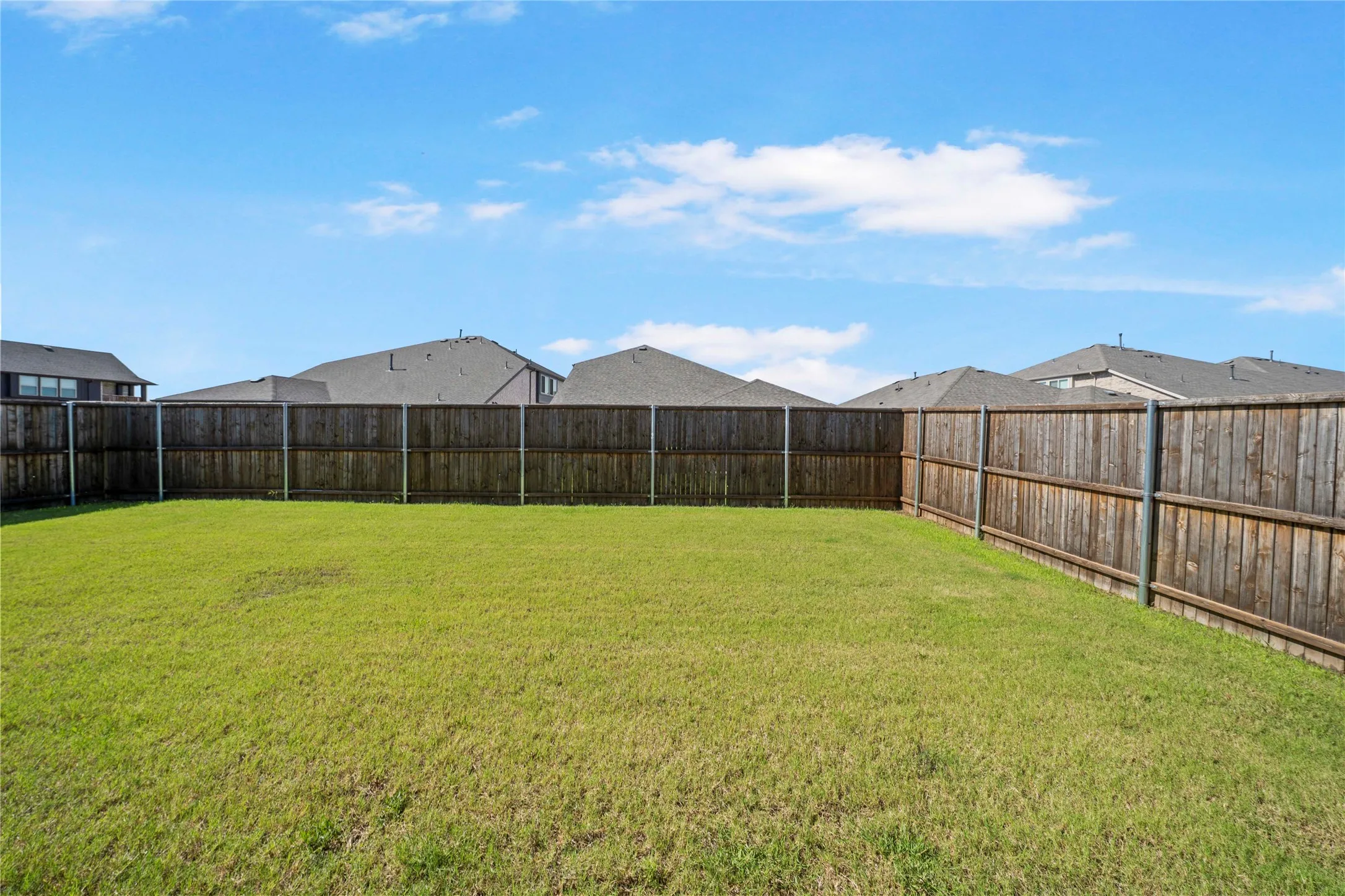 Single Family Residence For Rent in Denton County , 1272 Sumner Street, Aubrey, Texas 76227, 4 Bedroom, 2 Bathroom, 2 Garage spaces, 2,142 Sqft, built in 2022, mls#21324796, Real Estate Agent in Aubrey, Homes For Rent in Denton county, Homes For Rent in Aubrey, Realtor in Aubrey Texas, Real Estate Brokerage Independent Realty Texas, Luminita Cordes Realtor